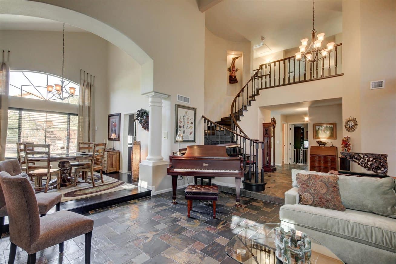 What's My Phoenix-Area Arizona Home Worth? inception-app-prod/NDQ4NmE3MjYtMmFjZC00MDY3LWJiNDMtZDAxNTU4MTdhNTRj/content/2021/02/goldenrod7.jpg