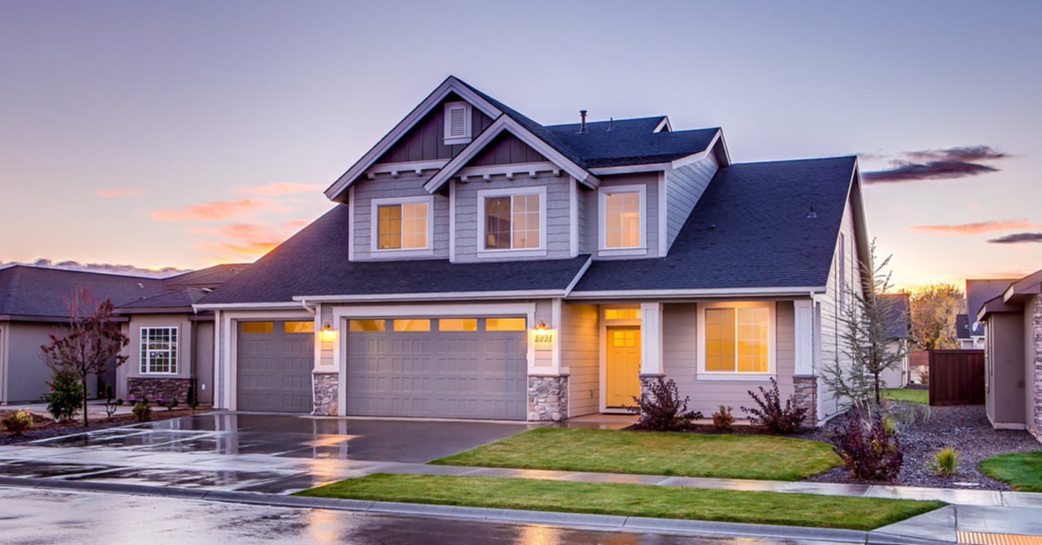 Tri-Cities Home Prices up 6-10% in 2018 inception-app-prod/NDRiMTYzMDktOGY4OS00ZjBlLTk2MWYtYmRmYmVkMDk5MWZi/content/2019/03/home-at-dusk-1500px.jpg