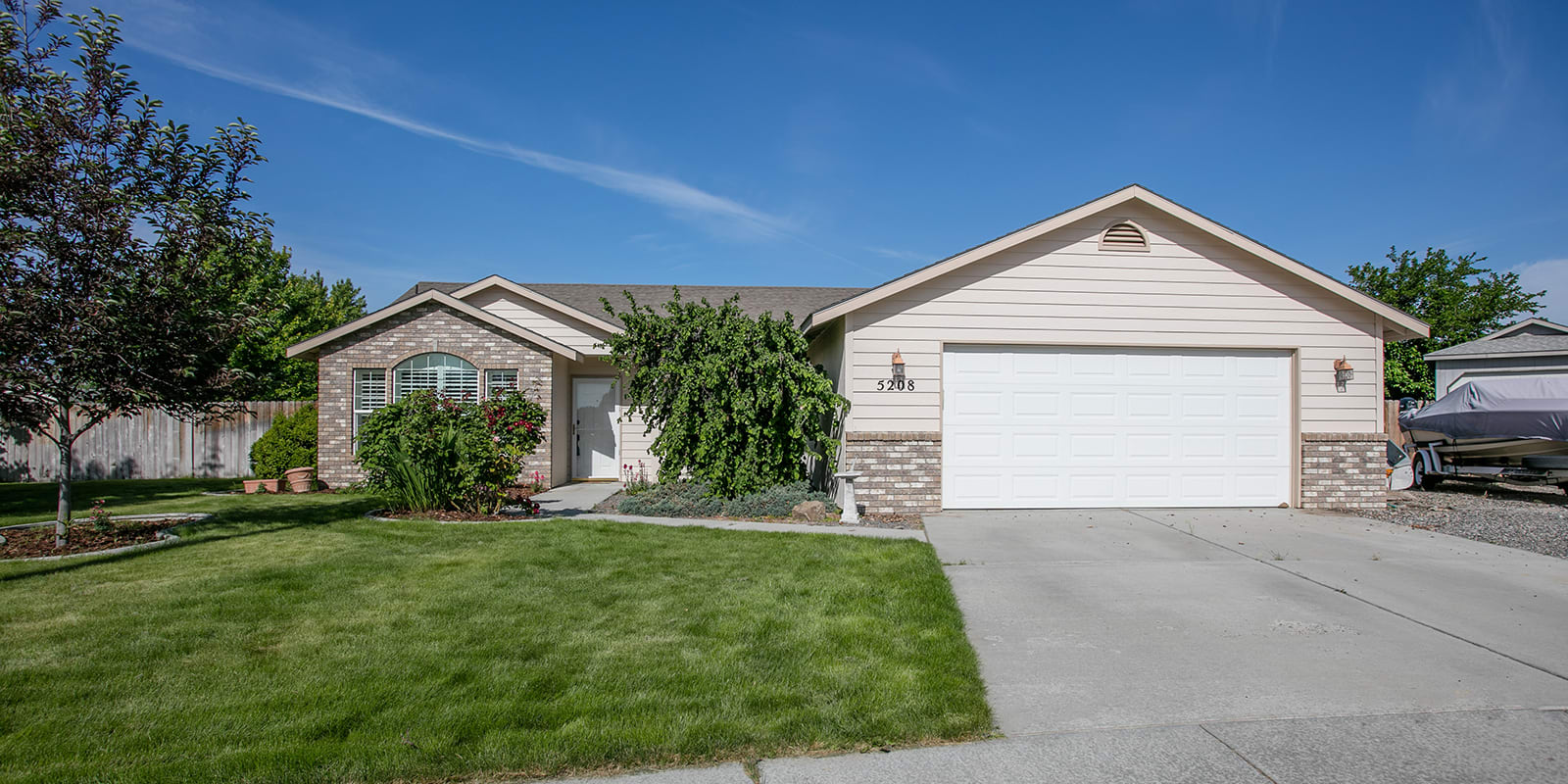 Buyers Now Prefer Existing Homes Over New Construction inception-app-prod/NDRiMTYzMDktOGY4OS00ZjBlLTk2MWYtYmRmYmVkMDk5MWZi/content/2021/08/TC-home-1600px.jpg