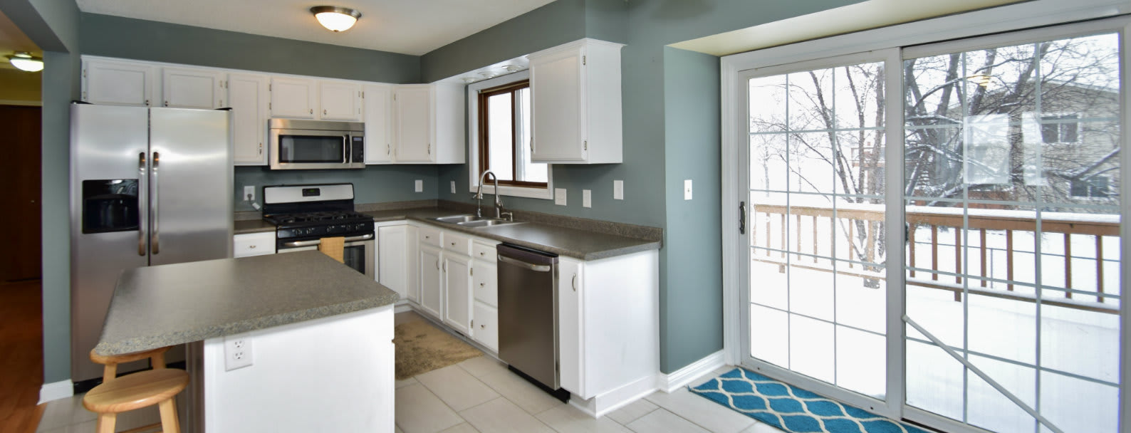 inception-app-prod/NDRkOWQ0NmUtZTM1Yi00MzU1LTllMjctYzEzNzg4NDFiZGVi/content/2017/01/Wonderful updates in this Blaine home for sale 3.jpg