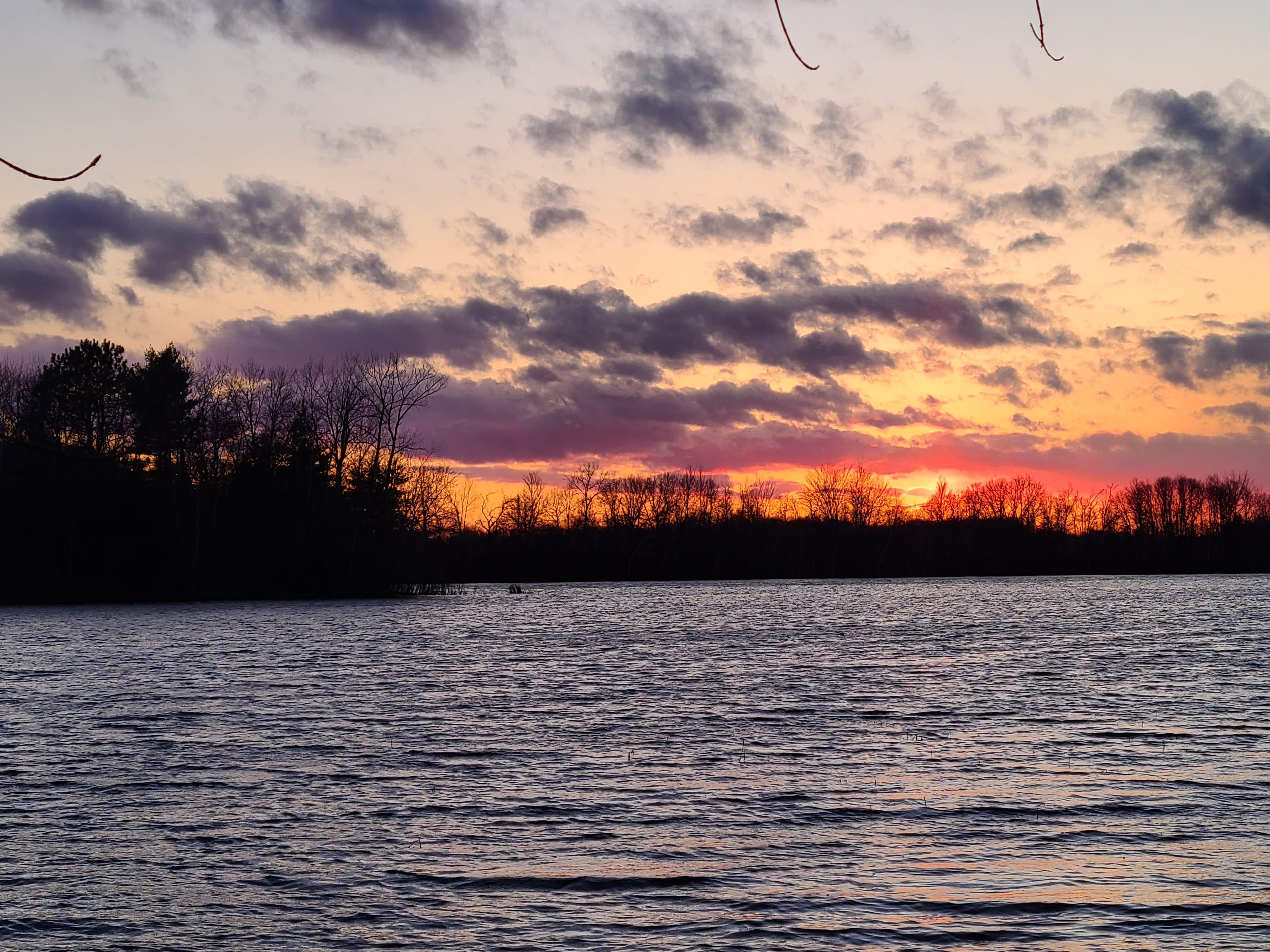 Lake homes in Chisago County MN Sunset across chain lake