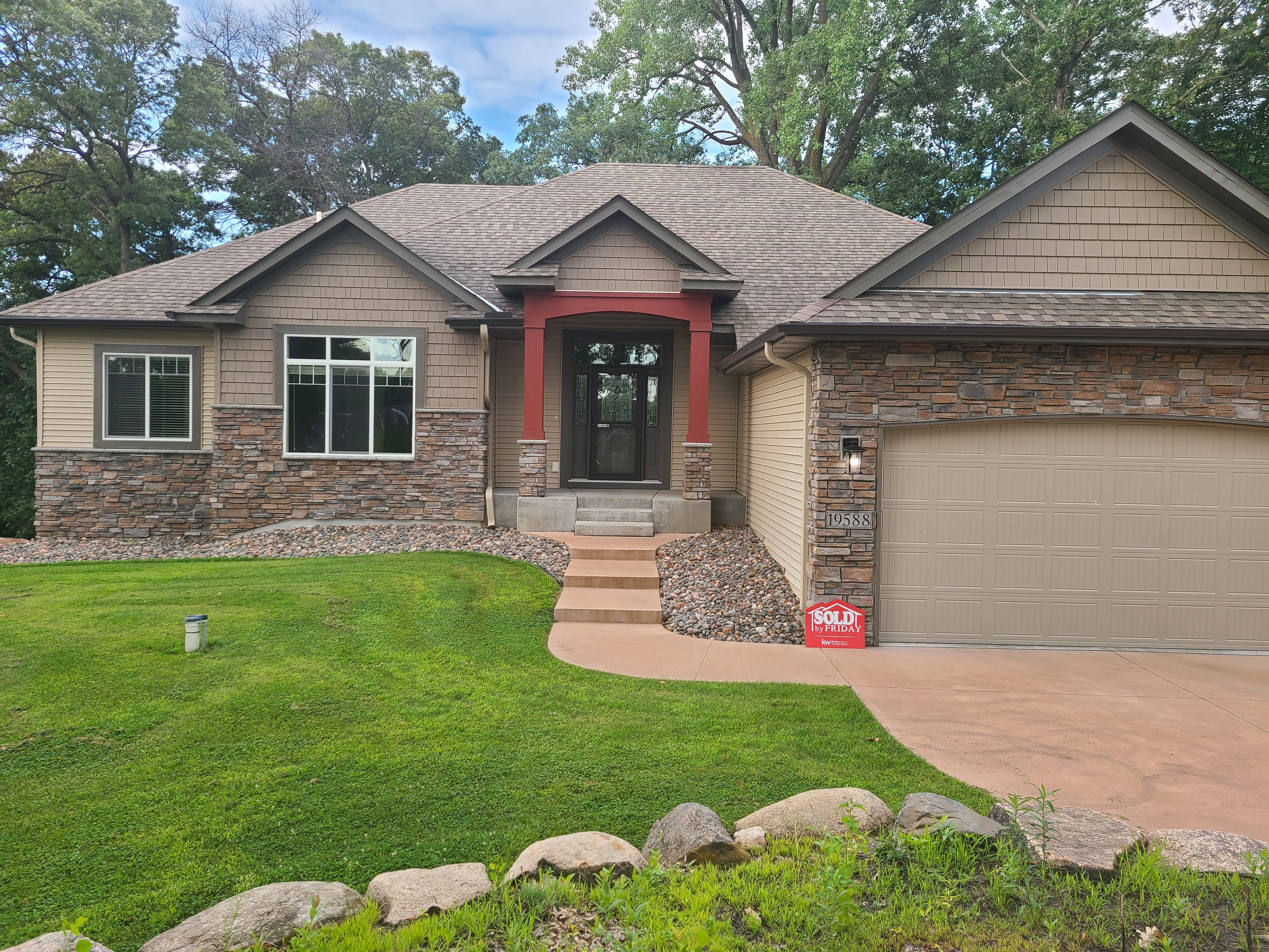 Executive rambler in Oak Grove