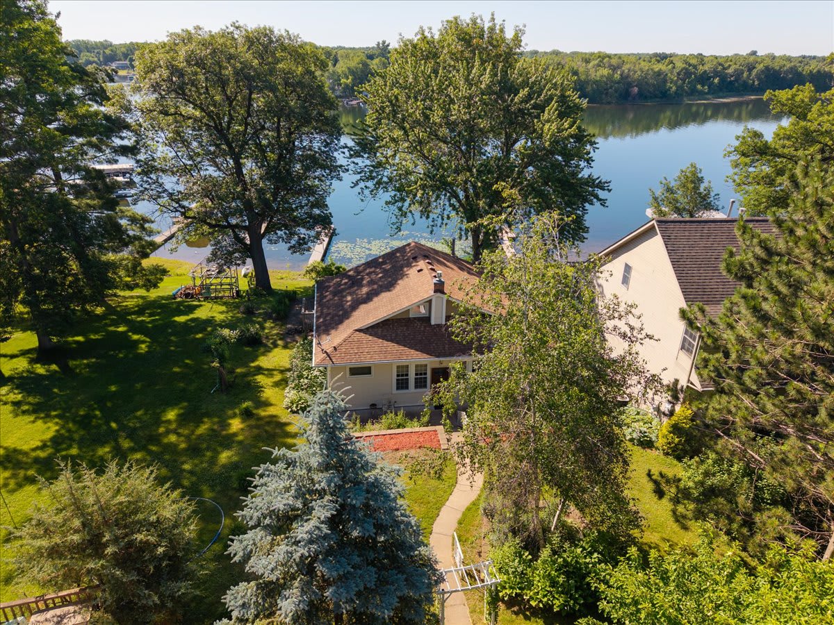 Lake homes in Chisago County MN Sweet Chisago Lake home