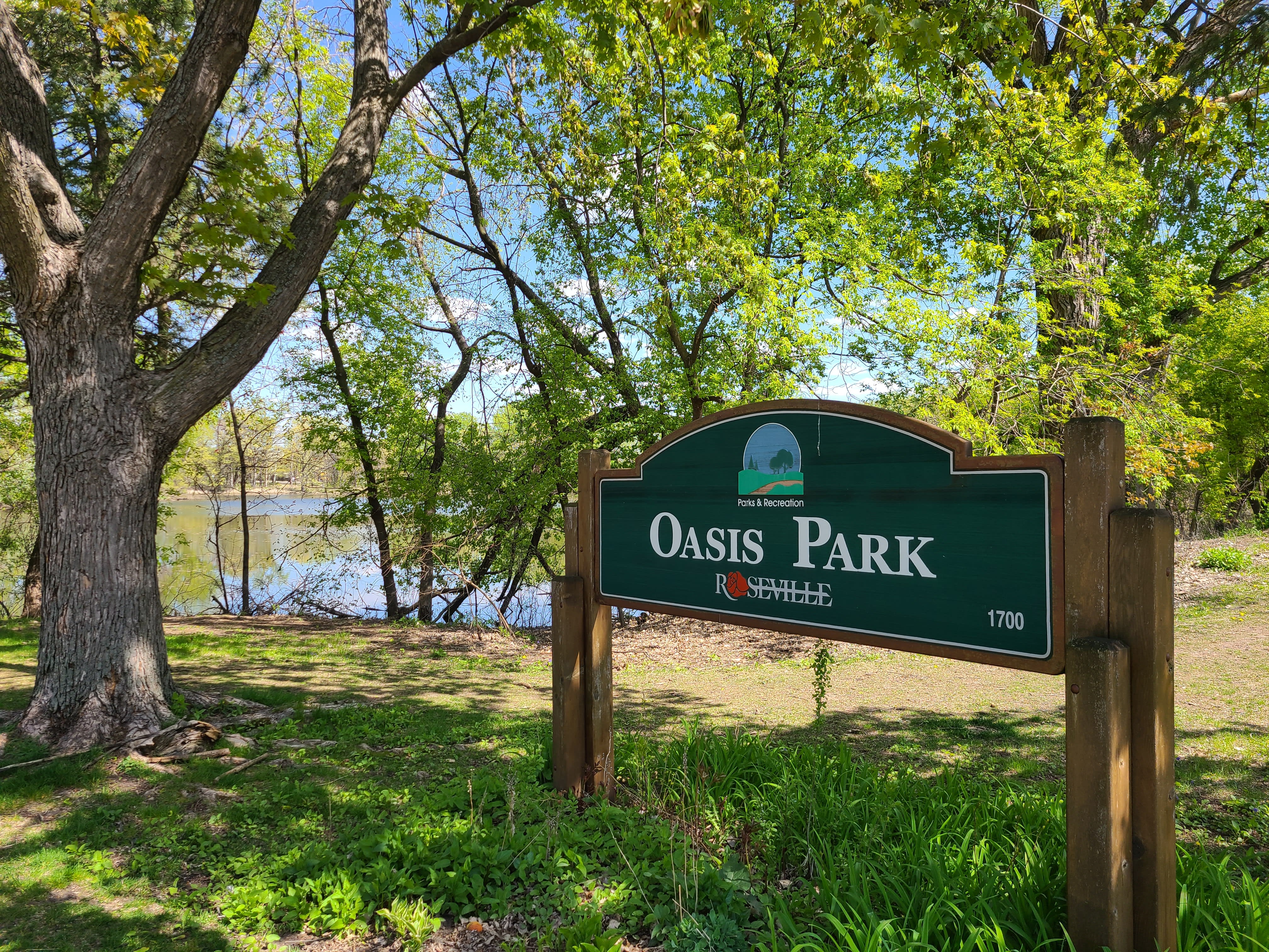 Oasis Park in Roseville sign