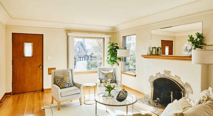 The Secret To Selling? Using an Agent To Get Your House Noticed inception-app-prod/NDU2OGY4ZTctNTU2Ni00YmExLWI4MmEtNTFlZGYwMmIwZmJh/content/2025/02/7f7b28cf3050c5fcfddce5d887c649cf72ce3b0e.png