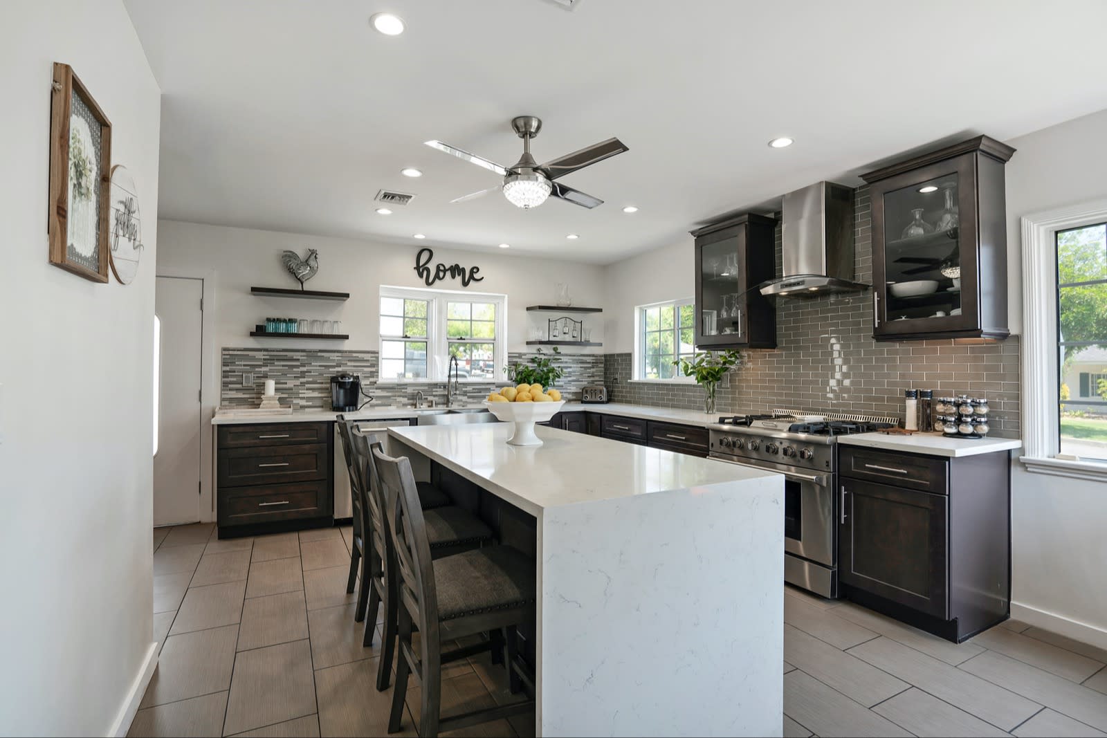 Reality TV Escapism inception-app-prod/NDViOTJmZmMtNzhjYy00MTcxLTg1NmItNjY1YzhhZWEzYjAx/content/2020/09/kitchen1.jpg