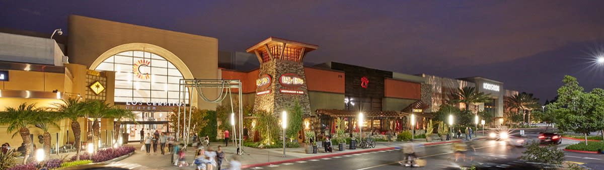 Los Cerritos Center inception-app-prod/NDcxZjgwODMtMWMyMi00ZjEwLTg3NzItMzZjNzQ0YTIxNzlm/content/2020/08/cerritoslazy-dog-entrance10.31.172.jpg