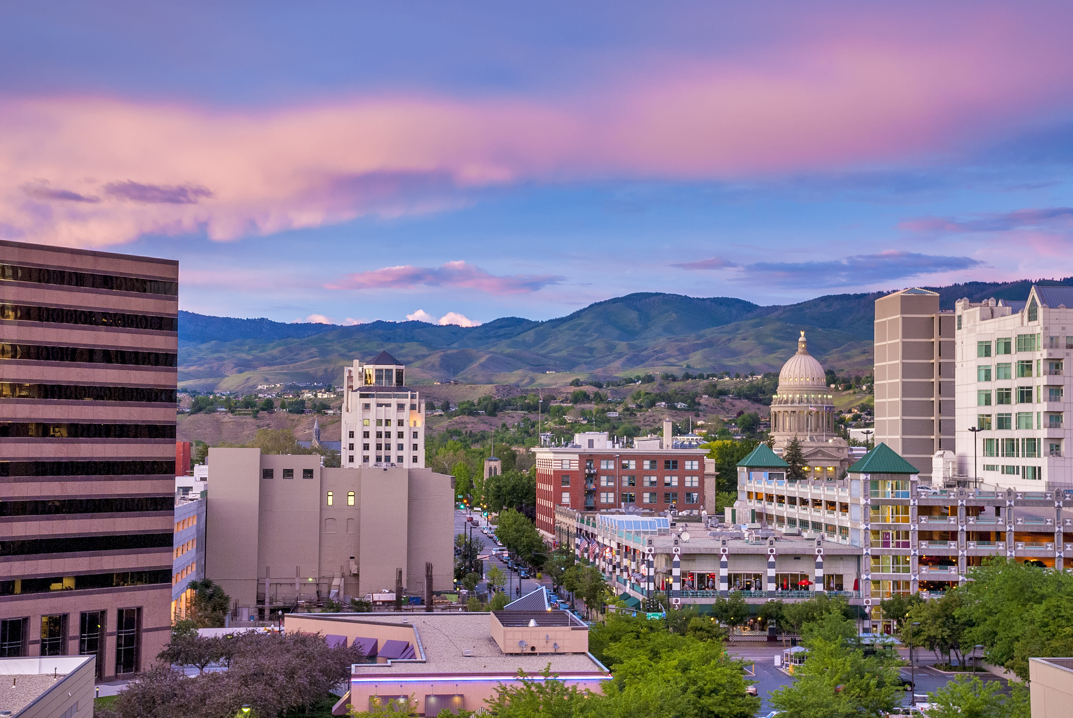 Just Listed Boise Homes inception-app-prod/NGEzOTYzMWUtNzUzZC00Mzc0LTljMzctYWU5ZGU3NjUwNmFl/content/2022/11/8332de13746c33cf4a332c6d8d852bb72e4c730e.jpg