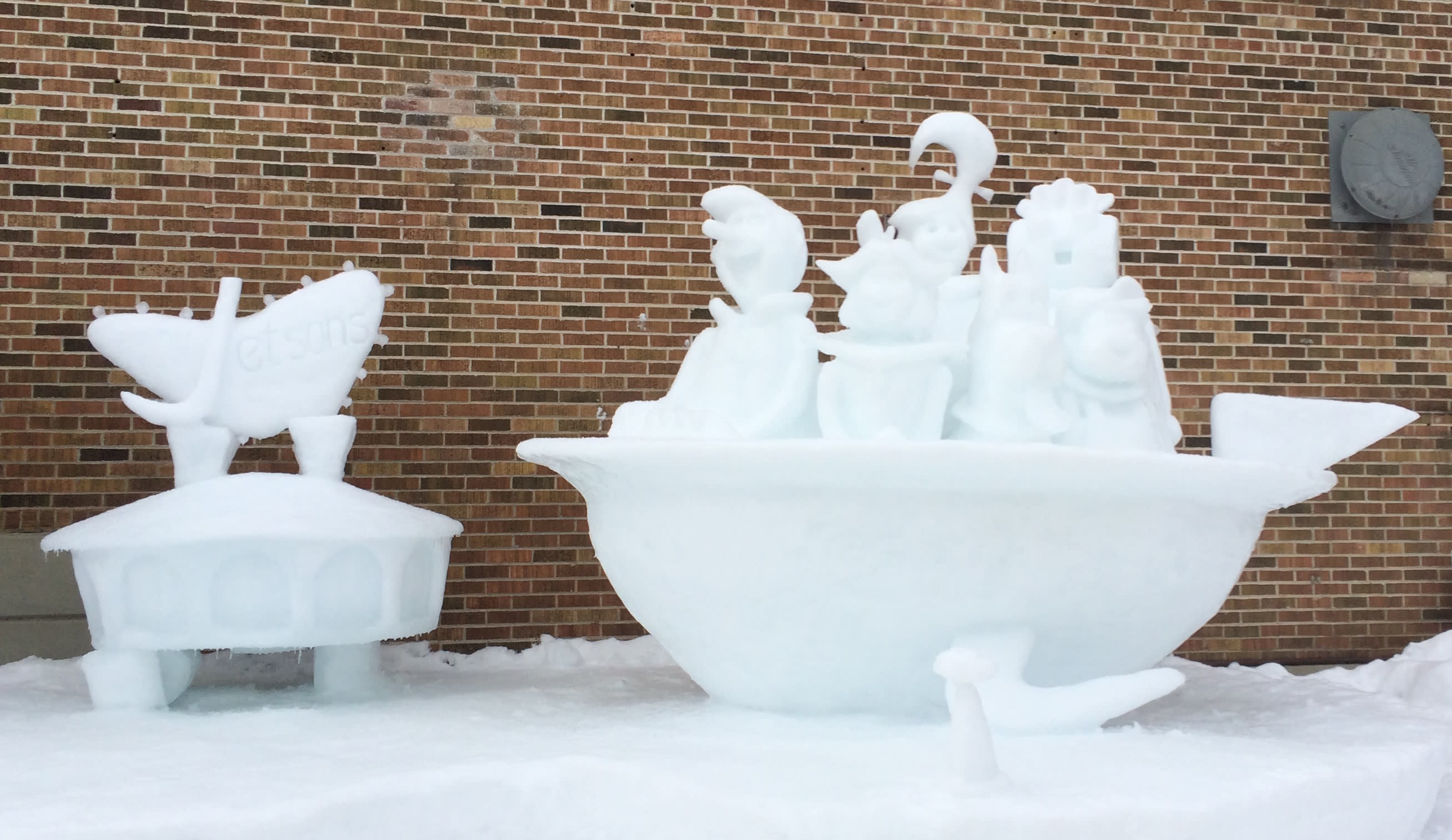 inception-app-prod/NGFjNjY2YzgtOTU1Yy00NmZhLWE5OTgtYmI4NTY5NDA0Y2Vl/content/2016/02/Archibeque Group McCall Sculptures 2016.JPG