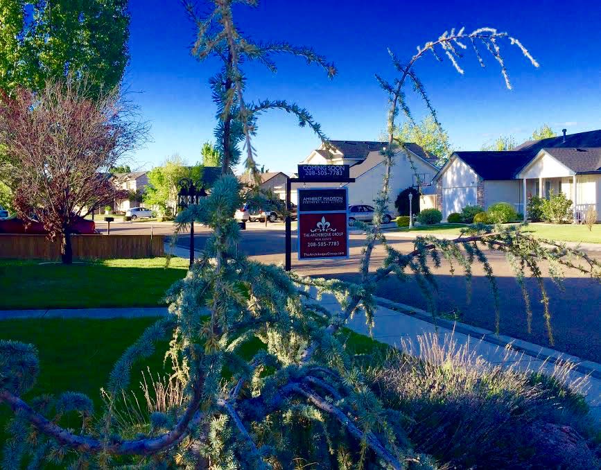 inception-app-prod/NGFjNjY2YzgtOTU1Yy00NmZhLWE5OTgtYmI4NTY5NDA0Y2Vl/content/2016/04/379 N Taurus Way Star ID 83669 Archibeque Group Home for Sale 4 bed 2 .5 bath Amherst Madison Partners.jpg