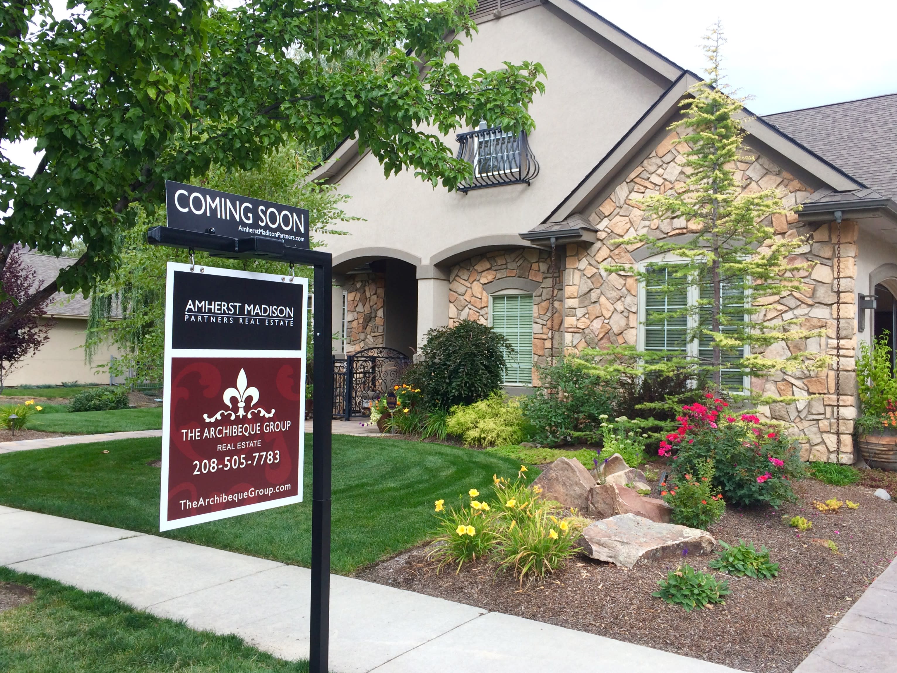 inception-app-prod/NGFjNjY2YzgtOTU1Yy00NmZhLWE5OTgtYmI4NTY5NDA0Y2Vl/content/2016/09/3236 S Temperance Way Boise ID 83706 Amherst Madison Partners Vince and Lisa Archibeque Andi Deely Realtors-2.jpg