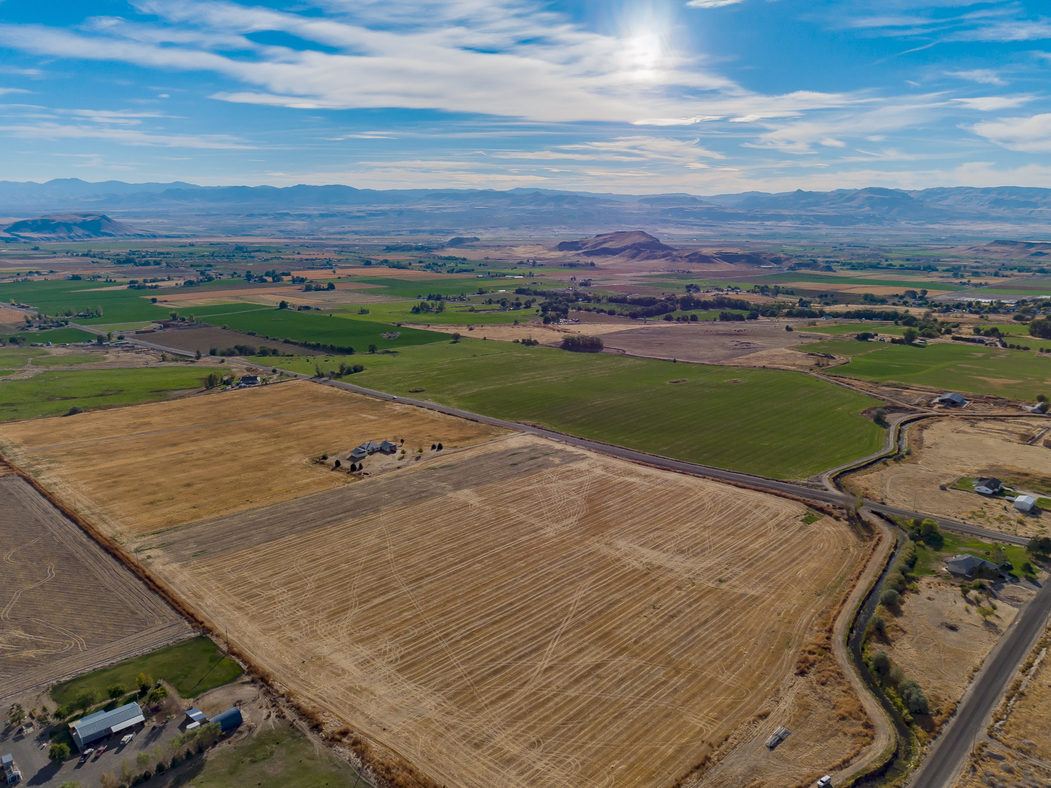 inception-app-prod/NGFjNjY2YzgtOTU1Yy00NmZhLWE5OTgtYmI4NTY5NDA0Y2Vl/content/2017/06/C Archibeque Group Real Estate Realtors Vince and Lisa Archibeque Idaho Homes for Sale 2017 208-505-7782 .jpeg