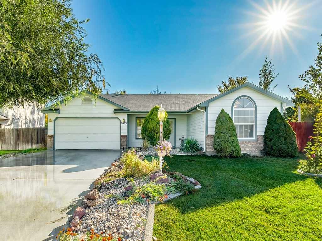 inception-app-prod/NGFjNjY2YzgtOTU1Yy00NmZhLWE5OTgtYmI4NTY5NDA0Y2Vl/content/2018/01/Archibeque Group Listing Specialist Boise Metro Accel Realty Partners 208-505-7783.jpg