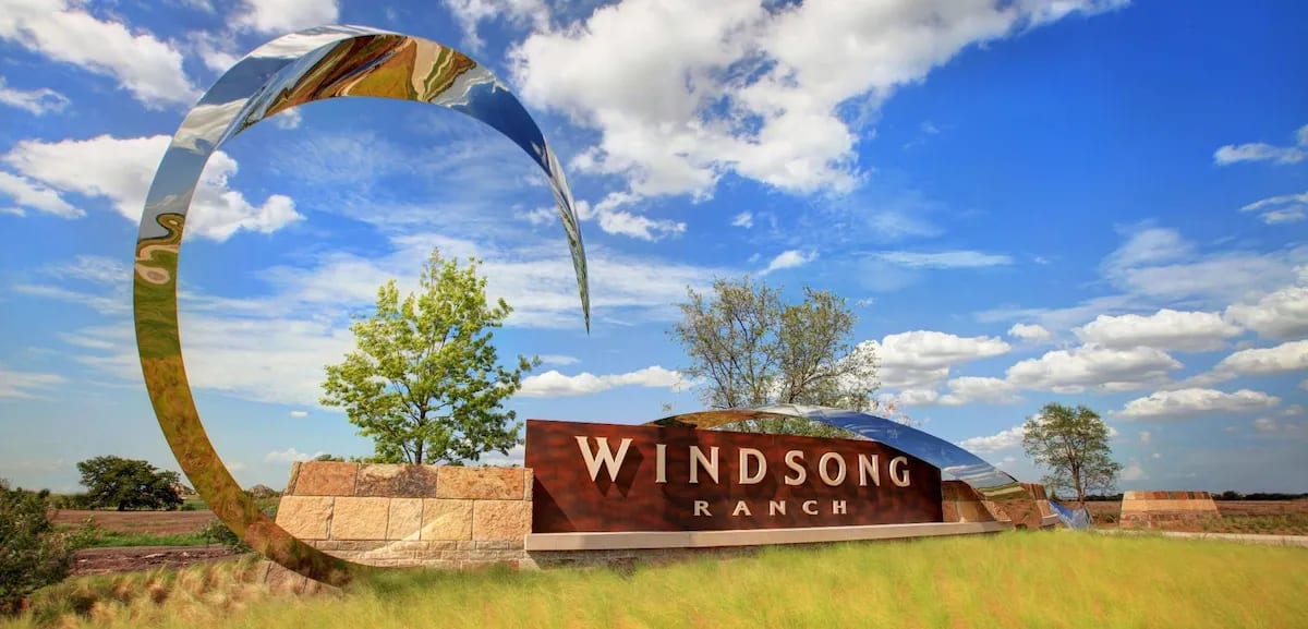 Neighborhood Spotlight: Windsong Ranch inception-app-prod/NGZkZWViMzUtNjMyOC00ZjJiLTk2ODYtMzRlMmMwNDdkZmY1/content/2026/06/b4f28cebc6dcf14e1cc659c9d3cf06a32211e627.webp