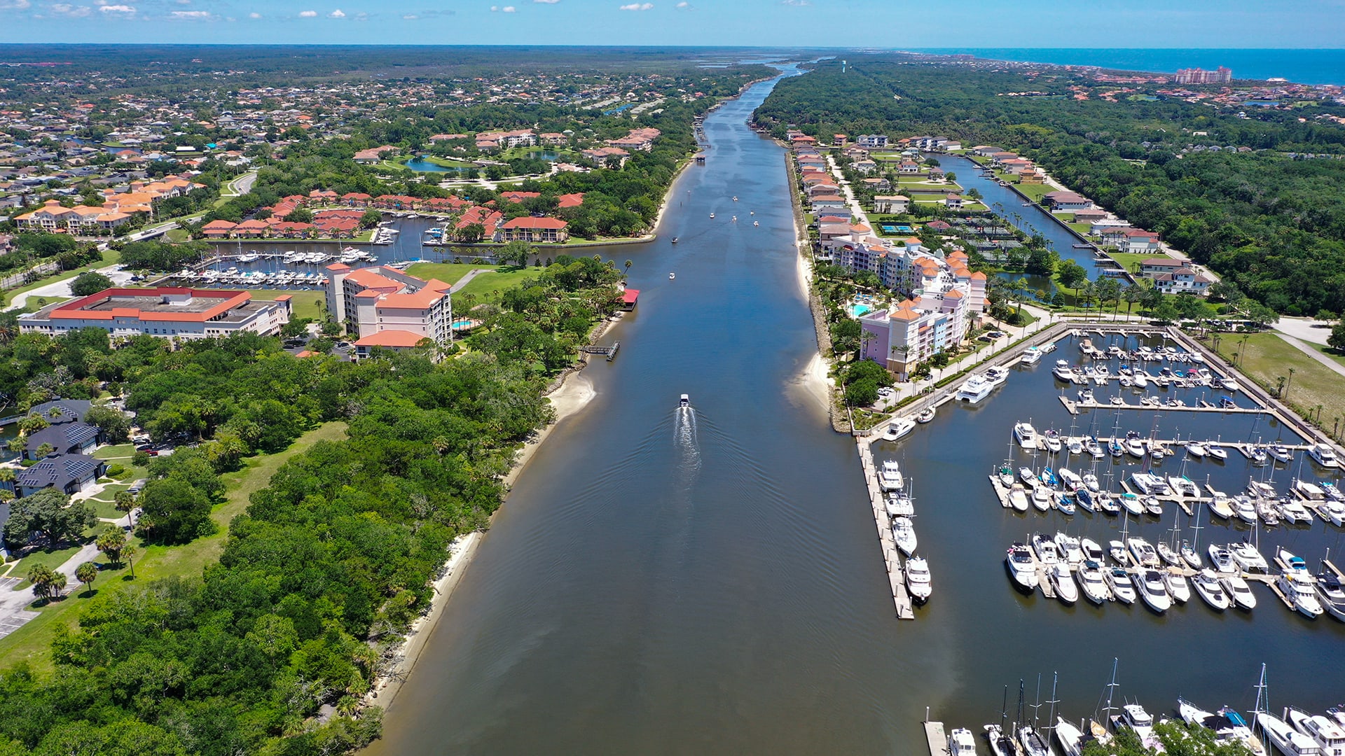 Waterfront & Canal Homes inception-app-prod/NTBiYzY3YzEtMjQxNC00Zjg1LWE5YzUtZGJjNTFmMjkxYzVi/content/2026/07/73694a2e5e552f636311f94705457f2ae1003a91.jpg