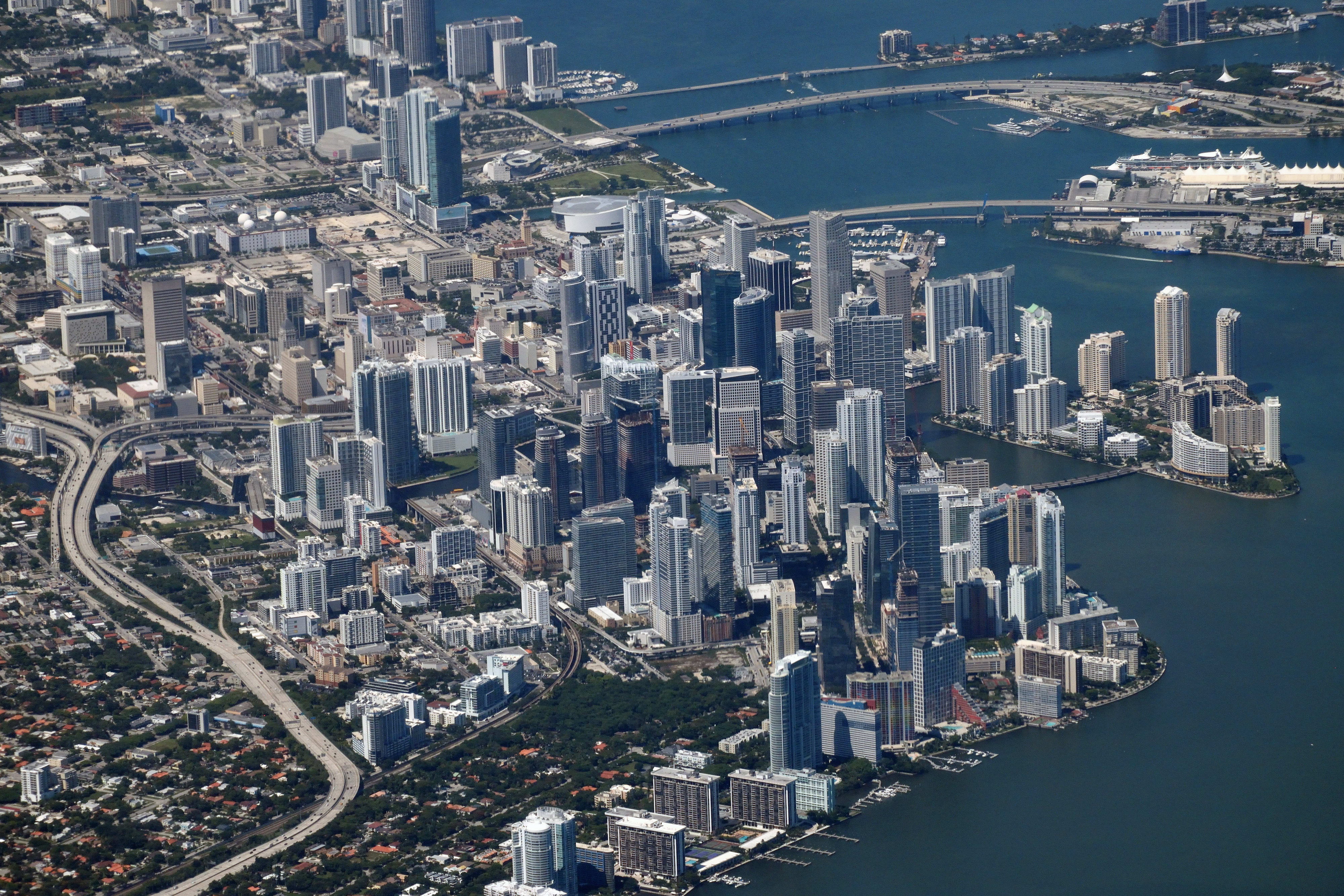 Miami inception-app-prod/NTBlYzFmYWYtYzA5Yi00ZTFiLWI0MzMtMzQ1ZGNlYWQyMzBm/content/2017/02/shutterstock_546046144.jpg