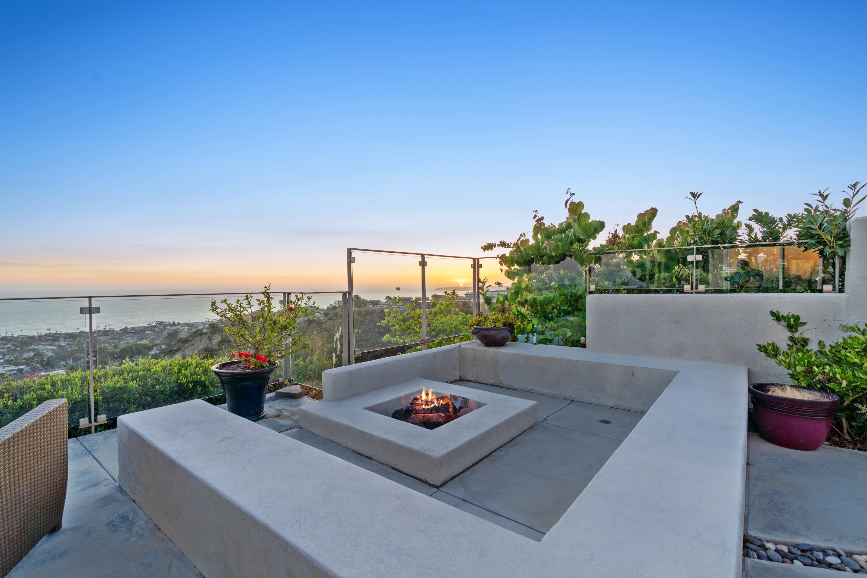 1802 La Cima, San Clemente, CA 92672 inception-app-prod/NTJiYjJkNDItYjVkZi00M2M5LTlmOTMtZmE3ODNiMjg4NTc3/content/2021/01/033.jpg