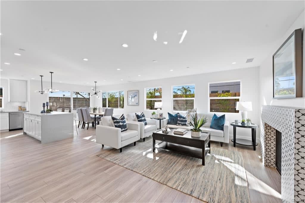 104 Avenida Dominguez B, San Clemente, CA 92672 inception-app-prod/NTJiYjJkNDItYjVkZi00M2M5LTlmOTMtZmE3ODNiMjg4NTc3/content/2021/01/interior.jpeg