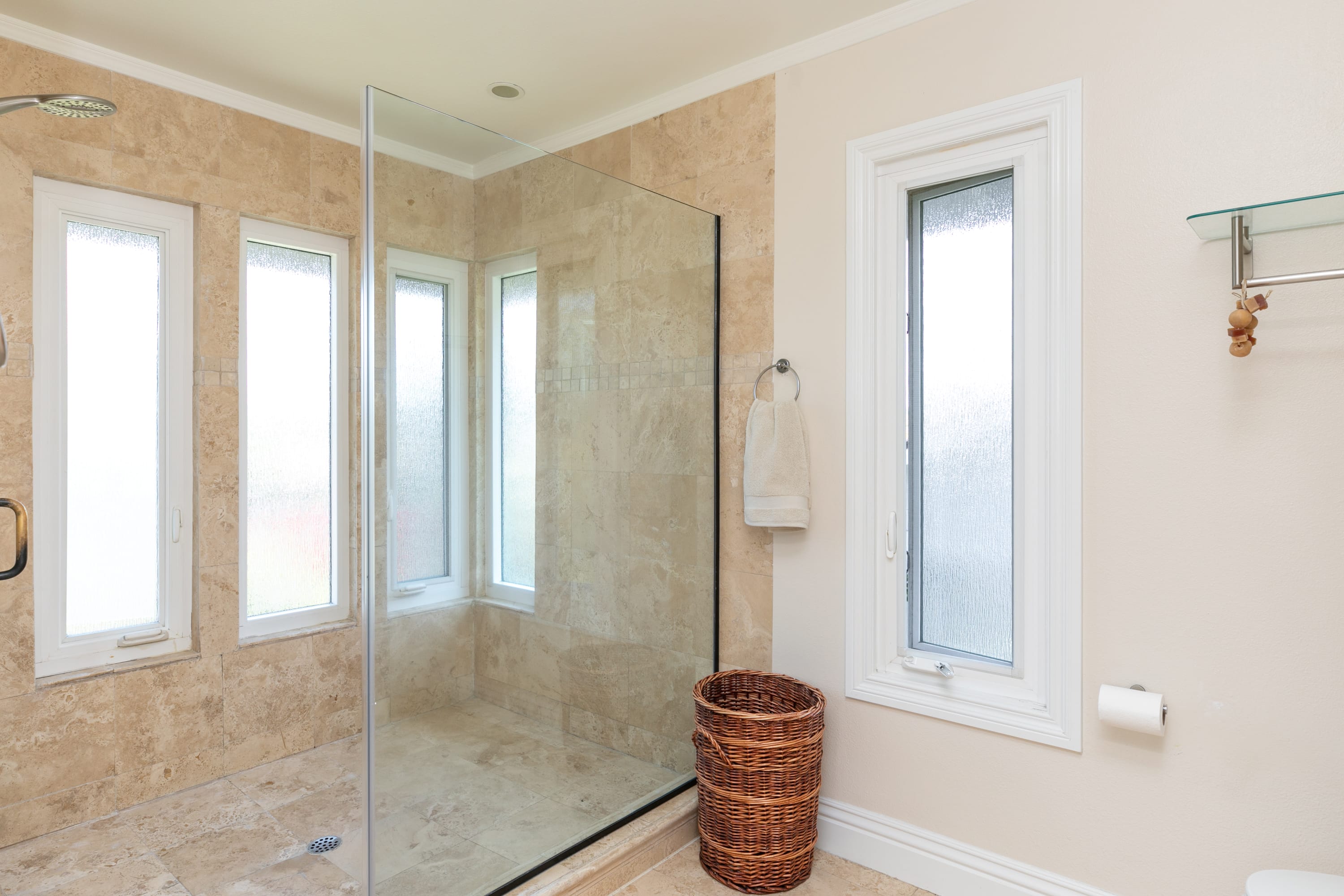 54 W Yale Loop, Irvine, CA 92604 (copy) inception-app-prod/NTJiYjJkNDItYjVkZi00M2M5LTlmOTMtZmE3ODNiMjg4NTc3/content/2021/05/54WestYaleLoopIrvineCA92604-21.jpg