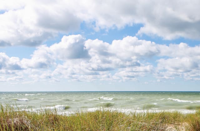 Waterfront Homes inception-app-prod/NTMzMmFhN2QtMmU2ZS00ZDNiLWE3YTAtNjI4ZWRiYjJjNGMw/content/2022/01/f7db5fff18bb4026e75238ce8a5b24ae5cfe312a.png