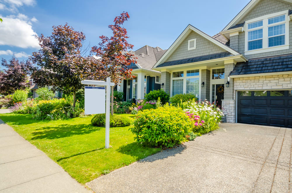 Surprising Things That Might Be Lowering Your Property Value inception-app-prod/NTNkZjM0NGUtOTUxNi00ZjgyLWExYWYtMTZkY2UxNjZmYTBj/content/2024/05/320d7cfb6b0290a163bac4b1b199d1b2796d394e.jpg