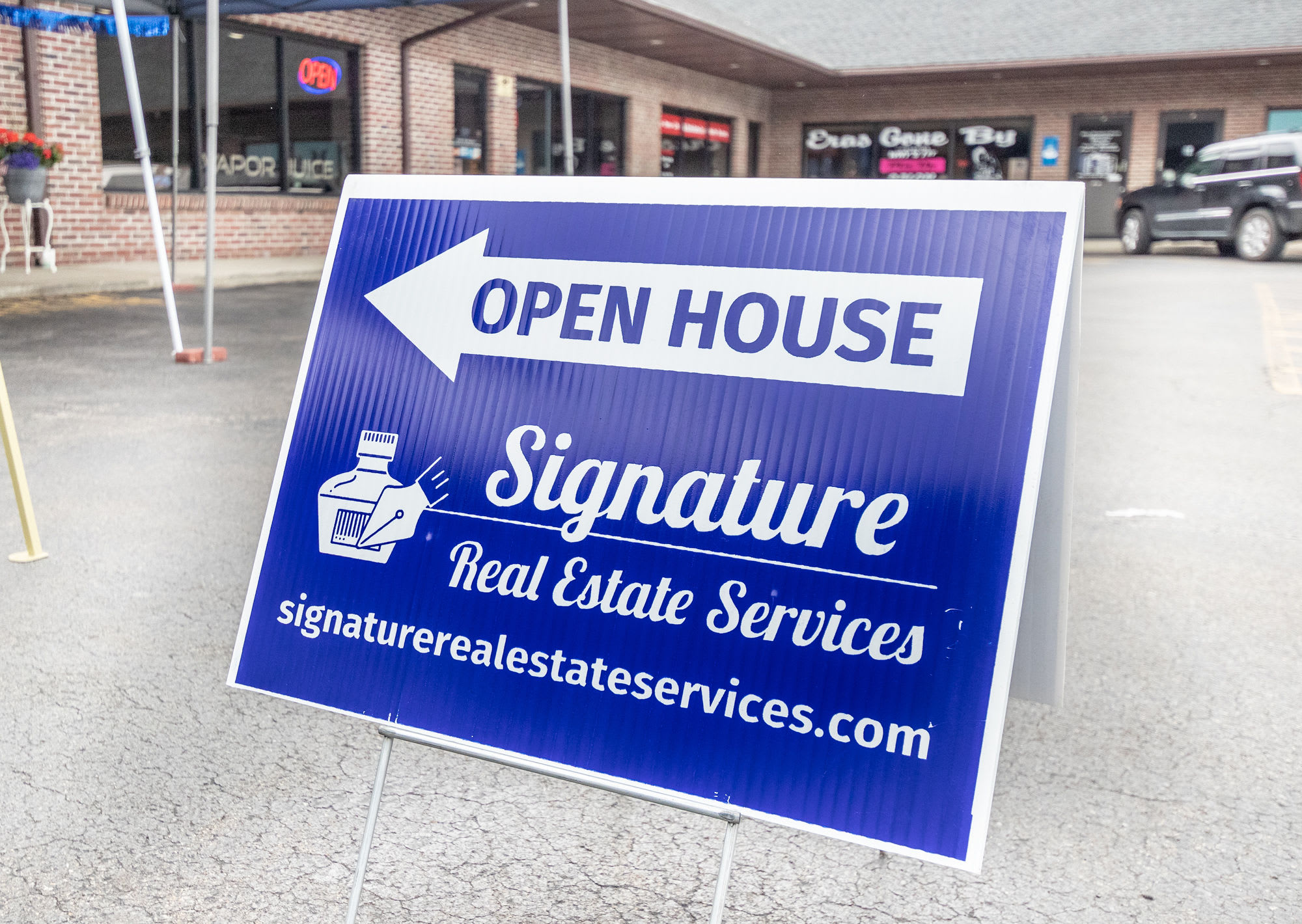 5 Reasons to Sell Your Home This Summer inception-app-prod/NTQ3MDhhZDktZDhjNy00OTY0LTkxM2ItMzA5ZDIyNmY4NjVl/content/2019/06/SignatureOpening-2.jpg