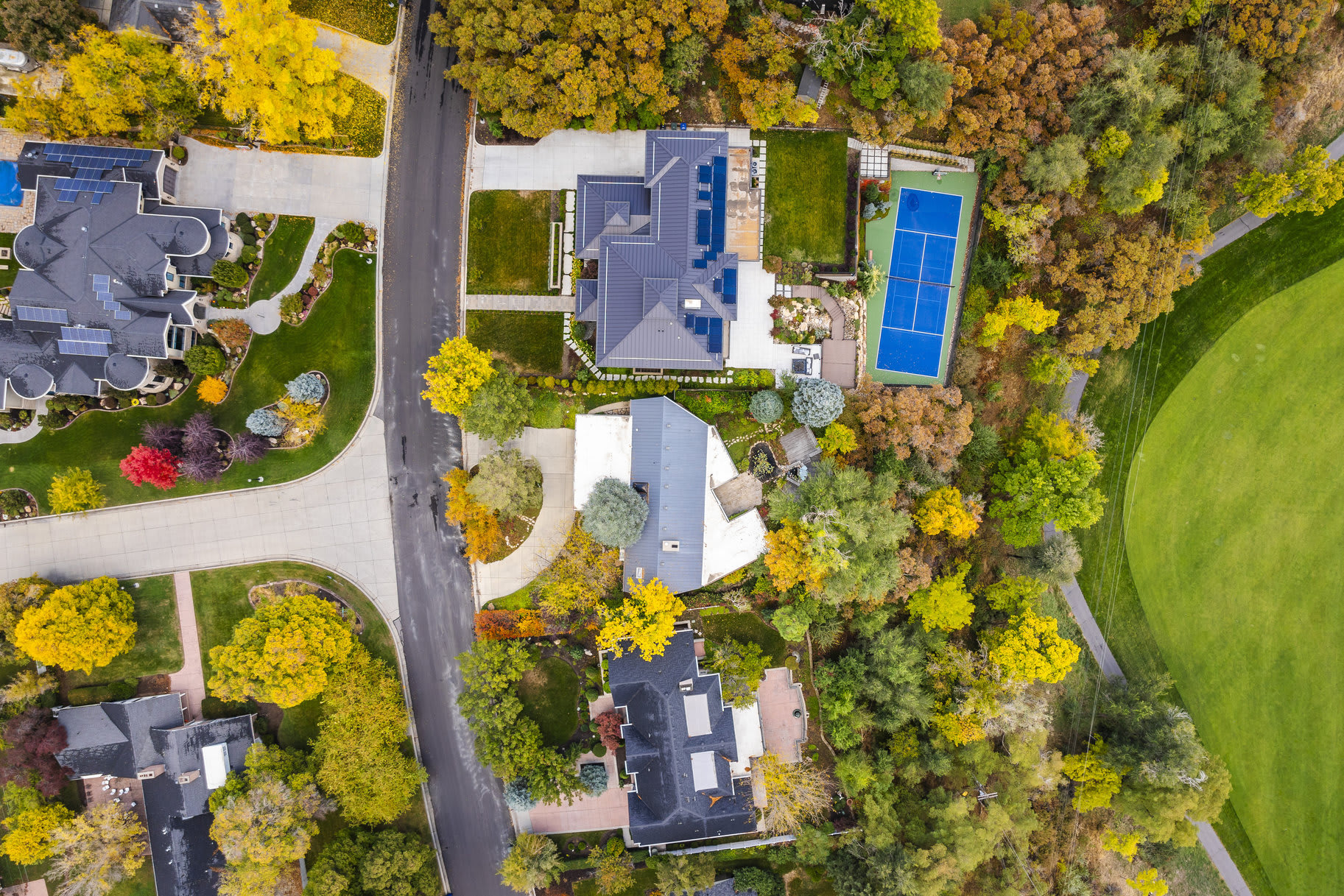 A Mid-Century Modern Masterpiece on the Fairways of Salt Lake Country Club inception-app-prod/NTQ4OGMzMzgtZjJkOC00YmI3LWIzNmEtYzFkZGMwZTFhY2Iy/content/2025/09/d6b19f4761807209598c6c7c15fde681b3671e6b.jpg