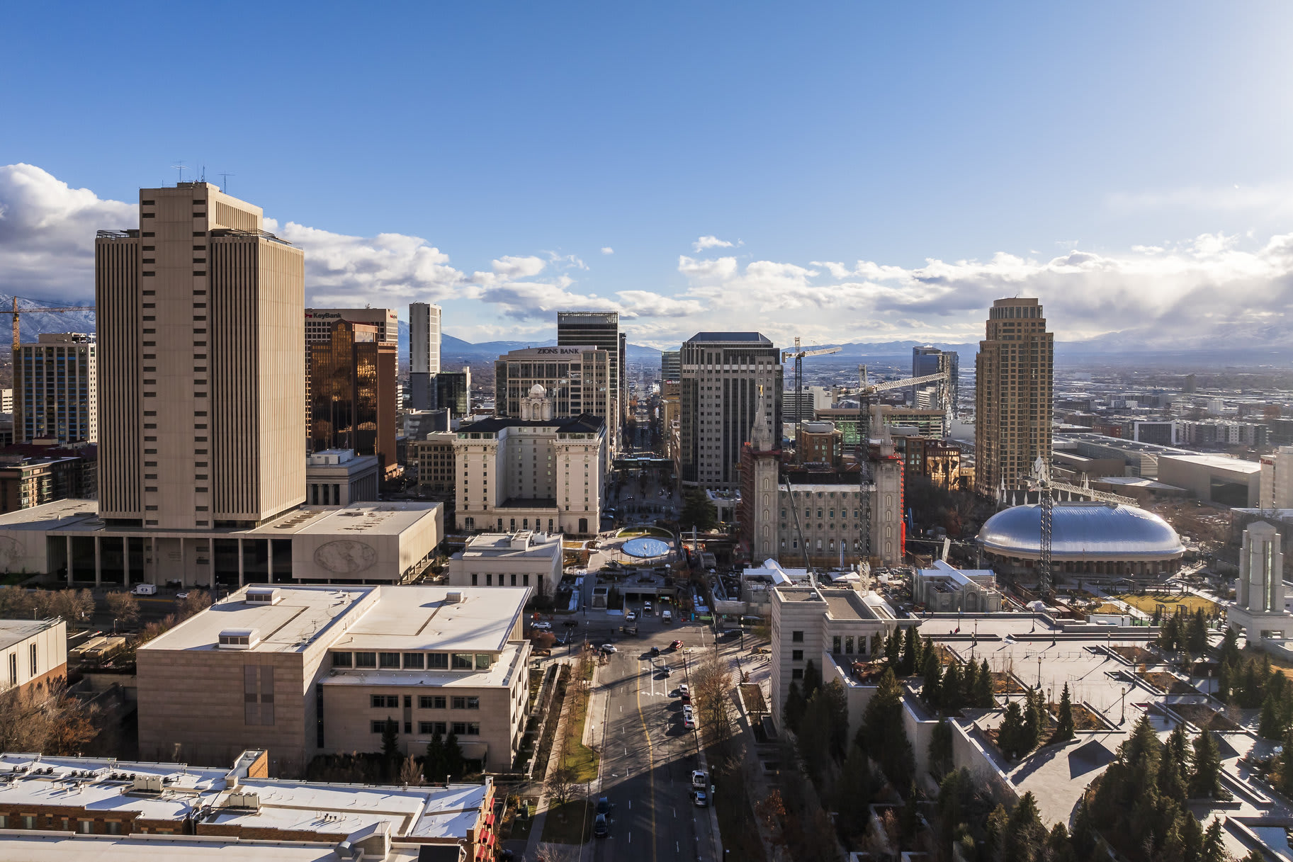 Why Salt Lake City Is One of the Hottest Housing Markets in America, What That Means for Buyers & Sellers inception-app-prod/NTQ4OGMzMzgtZjJkOC00YmI3LWIzNmEtYzFkZGMwZTFhY2Iy/content/2025/12/1334d08ee3f31e0007cd1dcbc23d4e32dc7a8960.jpg