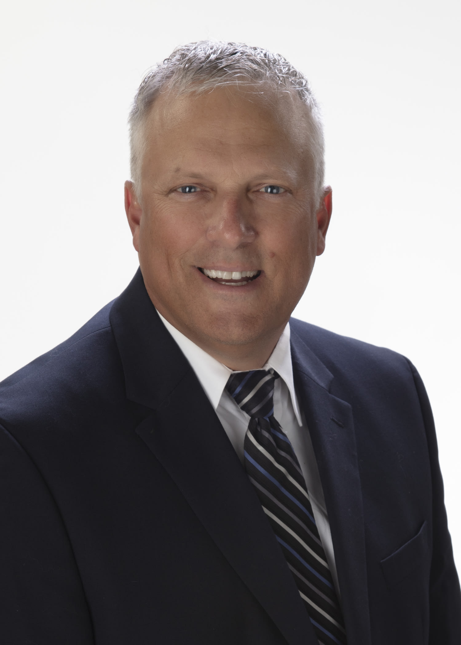 Mike Lewis inception-app-prod/NTVhZjZmN2QtMTA2Ni00YzliLWI0ZTAtOWI2NzMyMWE3YTU0/content/2020/08/mike-lewis-imgl9906a-5x7.jpg