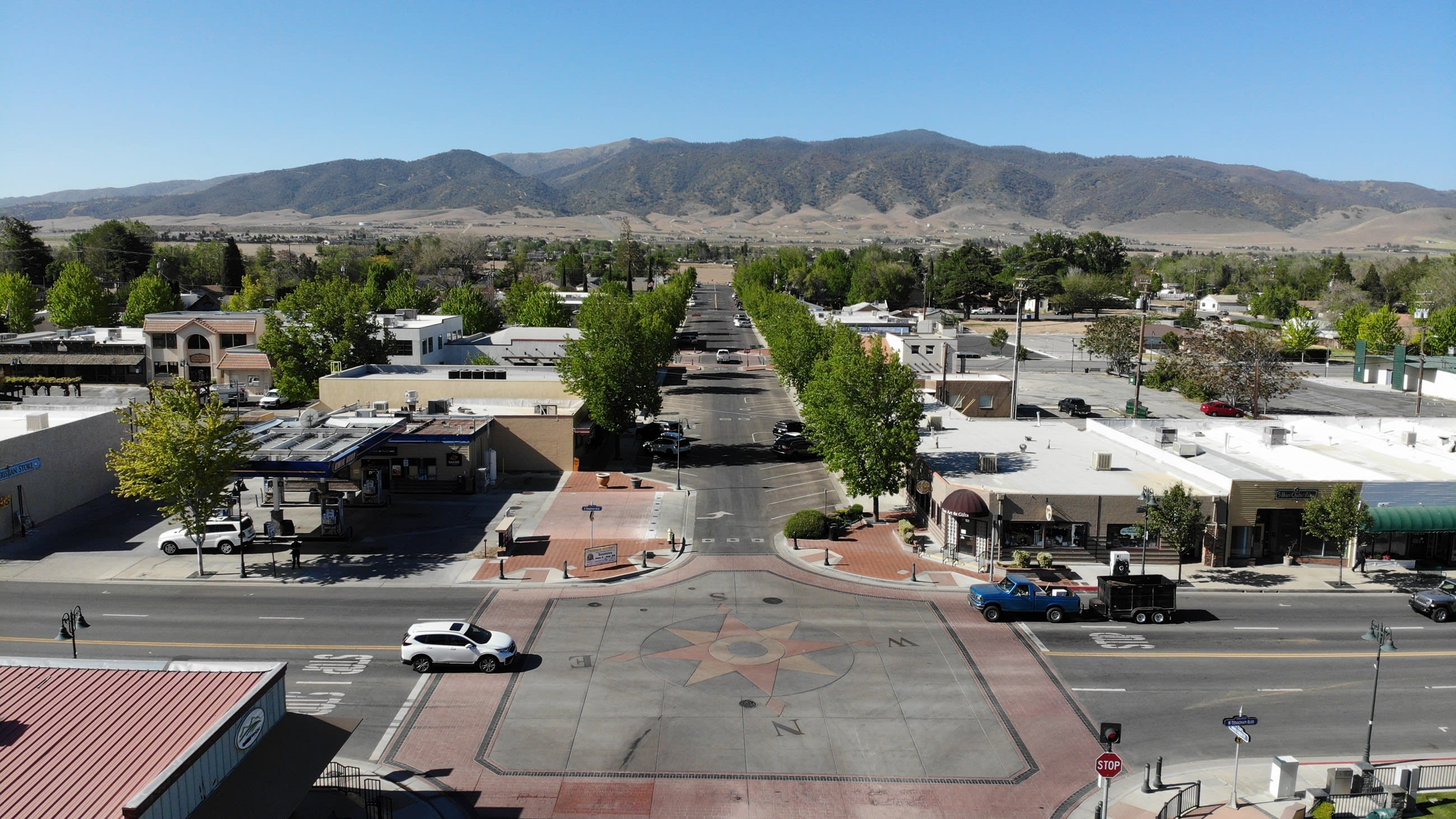 Tehachapi inception-app-prod/NTdiYTdlMDgtODUyYS00OGQ1LThiZmEtMzgwNmQ0N2Q2MmY5/content/2025/12/d28a72fefd3e7de3013689e9bdbf4cc5ab3a6212.jpg