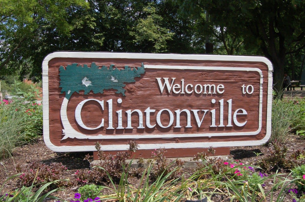 Clintonville inception-app-prod/NTg3ODhlZjktYTY1MS00OTBiLWI4NzQtOTU4ZjlmN2ViM2Zj/content/2017/01/welcome-to-clintonville-sign-e1337964277866.jpg