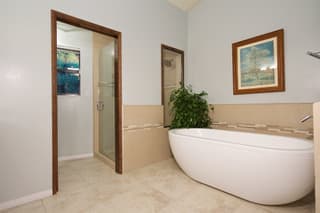 Bathroom Layouts Do Matter inception-app-prod/NTgxOWI3ZDUtZWI1MS00MjU4LThhNGEtNzhjMGQzN2Q1MjAz/content/2019/05/Lemon Ave 8.jpg