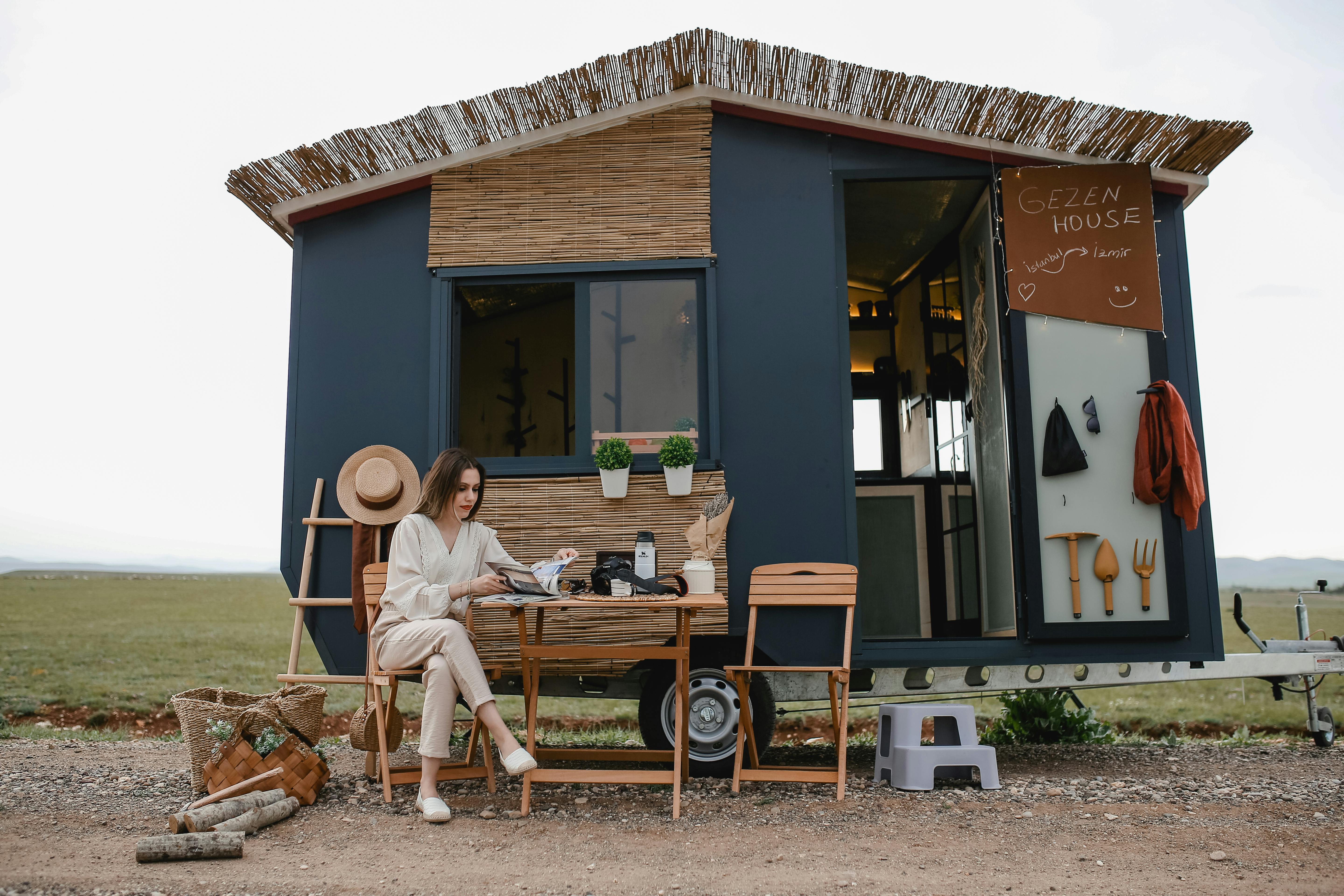 County Approves Tiny Homes on Wheels inception-app-prod/NTgxOWI3ZDUtZWI1MS00MjU4LThhNGEtNzhjMGQzN2Q1MjAz/content/2025/10/d3327b82033807de36197487a293dc4ac7285514.jpg