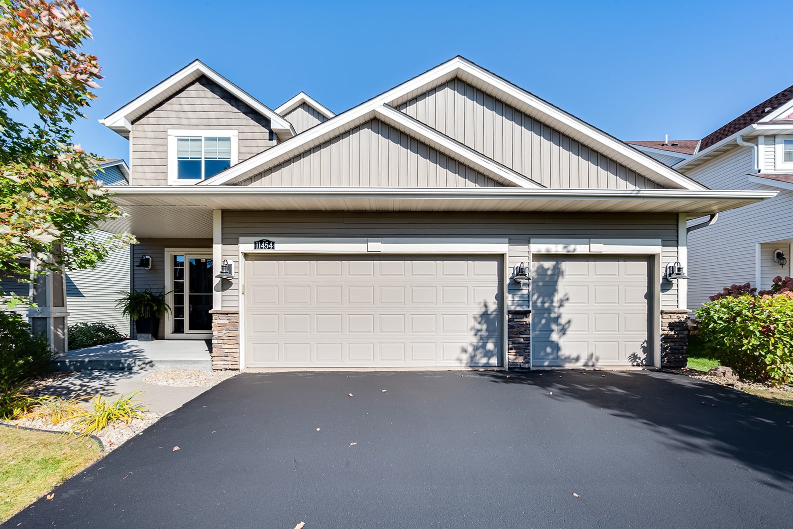 Could Listing Under Market Value Maximize Your Home Sale? inception-app-prod/NTgyZGY4NDktNGQ1NS00MGFiLTg2NDYtOTBkYTMxMzU5NWEy/content/2025/02/ee286af28e043524fa0efa486ca72a3e76a718d2.jpg