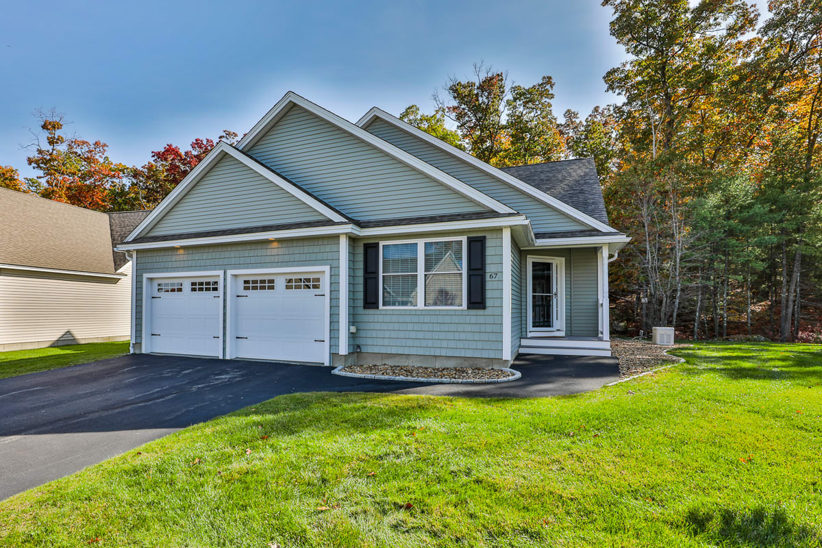 New to Market, 67 Brody Lane, Hudson - 55+ Single-level living inception-app-prod/NThhZWEzMjktOTRhYS00N2ZhLWJlYjAtYjQ4Y2Q3NTA0MjZi/content/2020/10/67brodylanehudsonnh03051-2-of-37.jpg