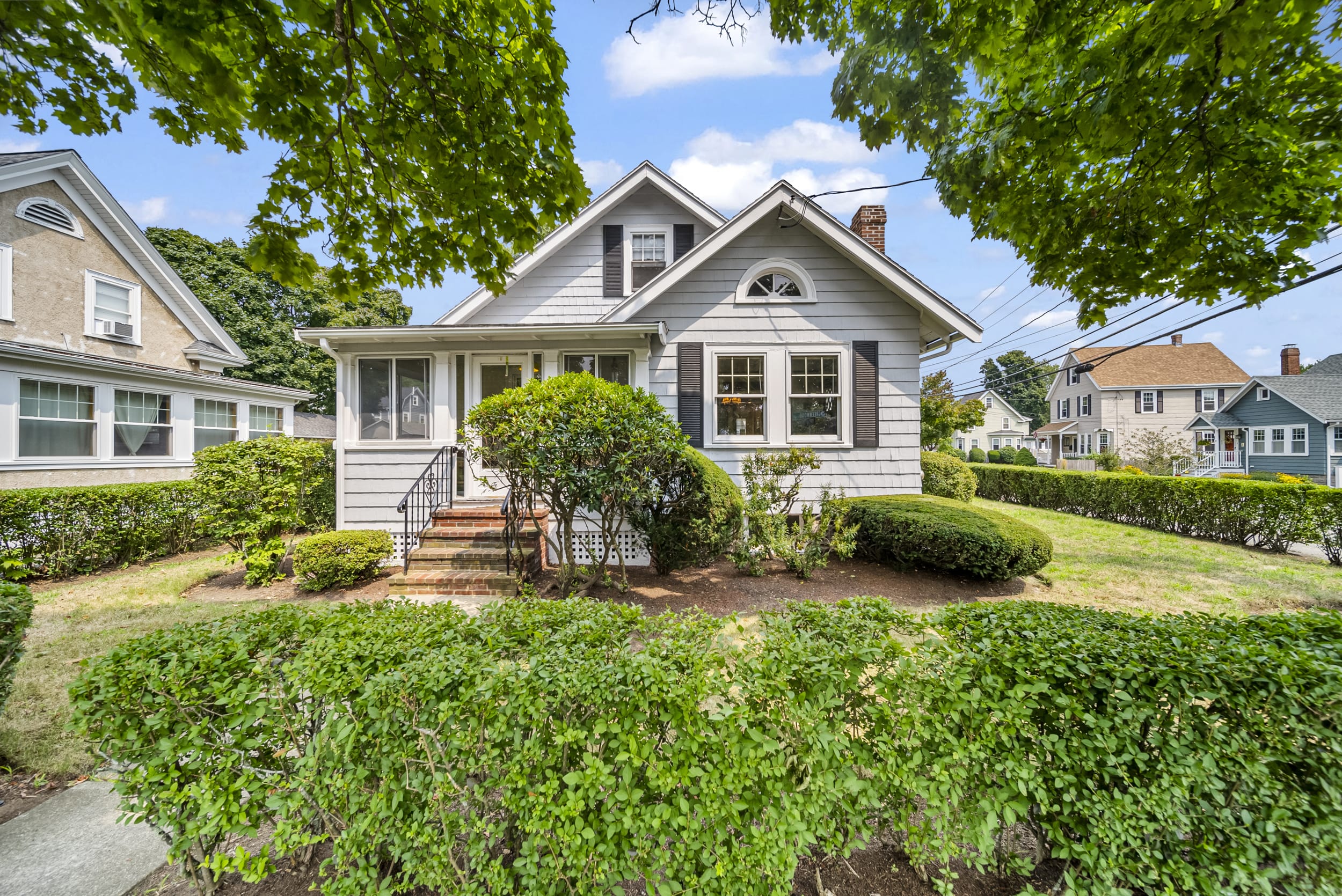 Wakefield, MA 2 -Bed,1-Bath Bungalow! inception-app-prod/NThhZWEzMjktOTRhYS00N2ZhLWJlYjAtYjQ4Y2Q3NTA0MjZi/content/2024/08/0cd120682e9ebe62b5d701cd923423715e933d83.jpg