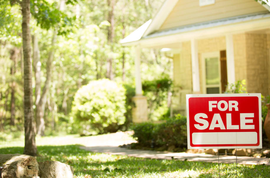 How Buyers Can Compete in a Hot Seller's Market inception-app-prod/NThkMWFiN2MtNTQ4Yi00NTU1LThkOTMtMzI3YjgwY2QzZTM2/content/2024/07/3a6ef33ec12de05b16c426715faf79dfe8129027.png