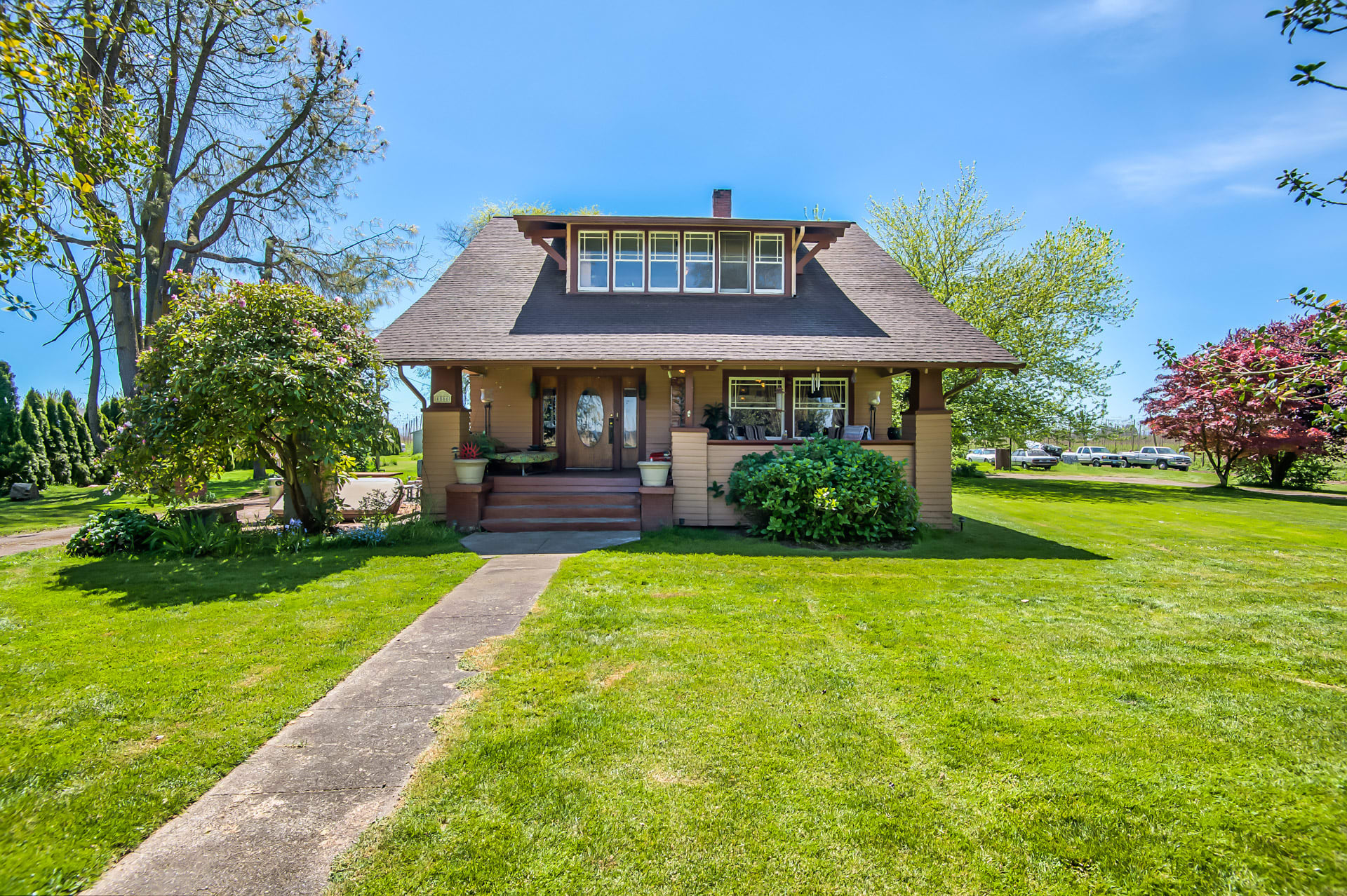 Historic Farmhouse built 1901 4866 St Paul Hwy Saint Paul OR 97137 inception-app-prod/NTk4NmJlMDktMzBlOS00MWVhLWFlYzItOTBmZjAzNDJlM2Ey/content/2019/05/DSC_0841.jpg
