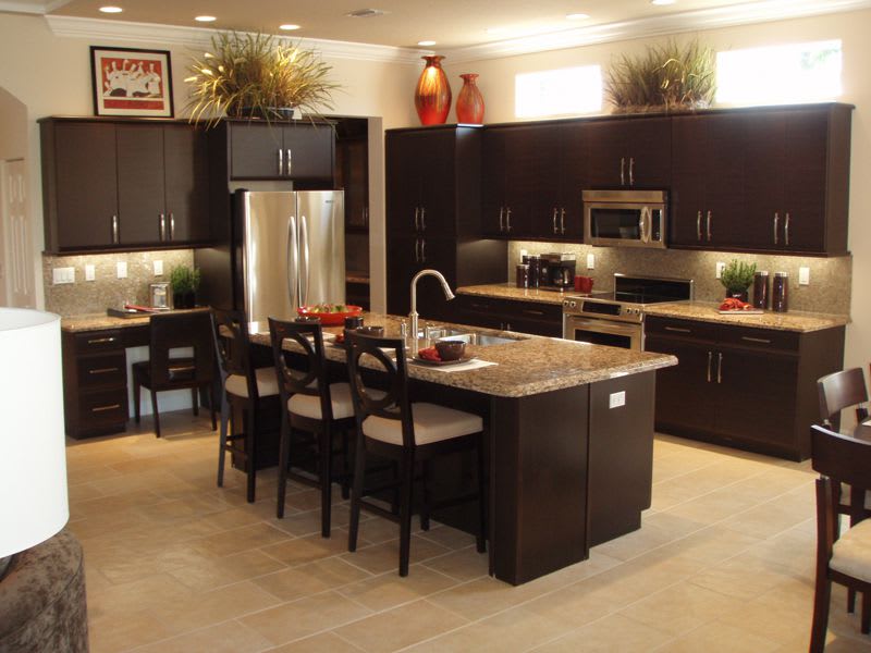 The 5 Best Ways to Boost Your Home Value inception-app-prod/NTlkMzM2MDItNGEyZS00Yzc4LTllYjQtNDUxNzBlZTgwYWQ5%2Fmedia%2F2015%2F02%2FSimple-Beautiful-Kitchen-Layout-Idea-Image.jpg