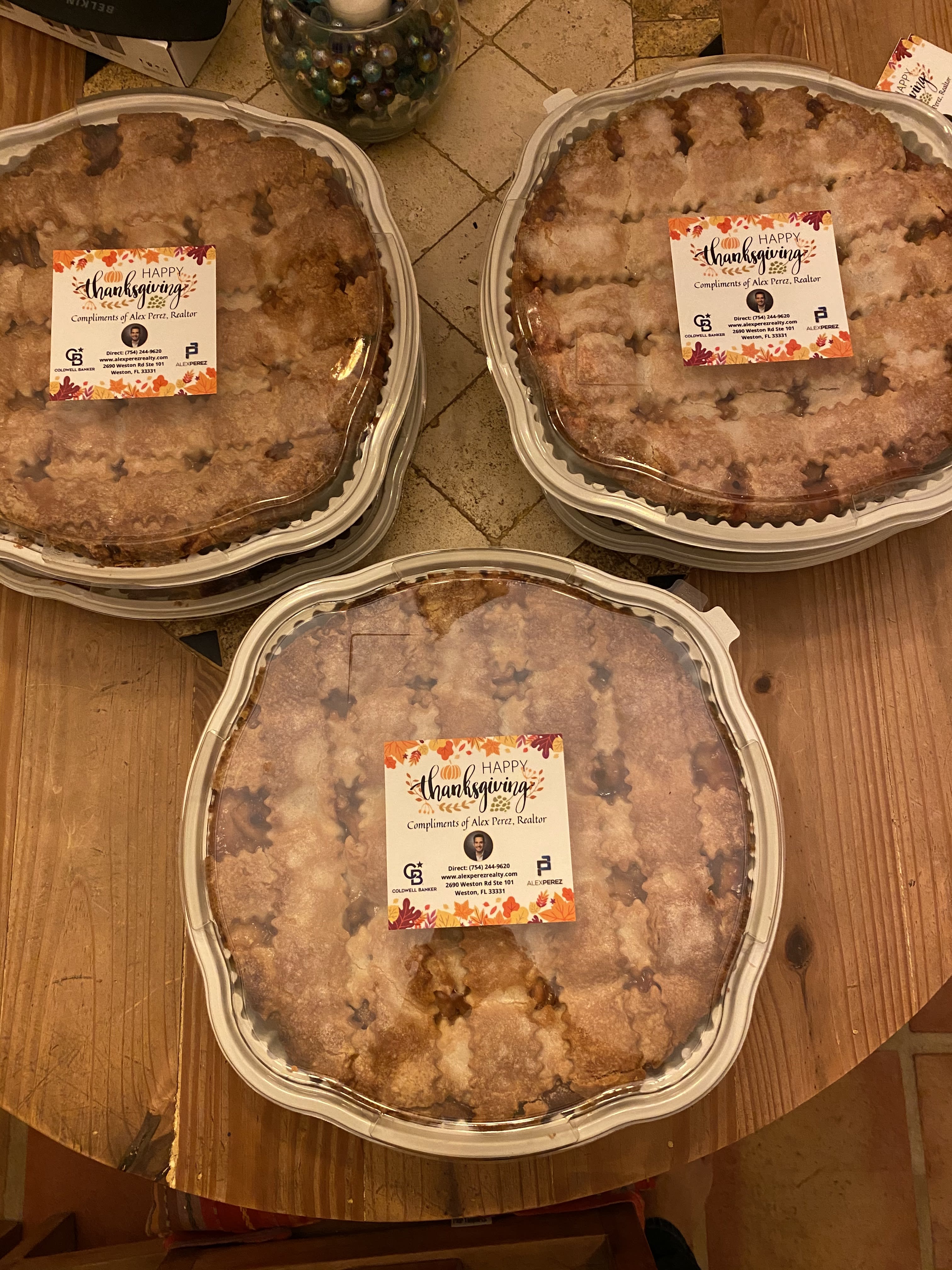 2nd Annual Thanksgiving Free Pie Giveway in Weston, FL inception-app-prod/NWIwOGNjYTgtNzI2OS00ZWNjLWI1YzAtNGY2ZTVlYmJlZTY2/content/2021/11/fac32d92b65e1646d33f7146fb1db50762ec6ef8.jpg