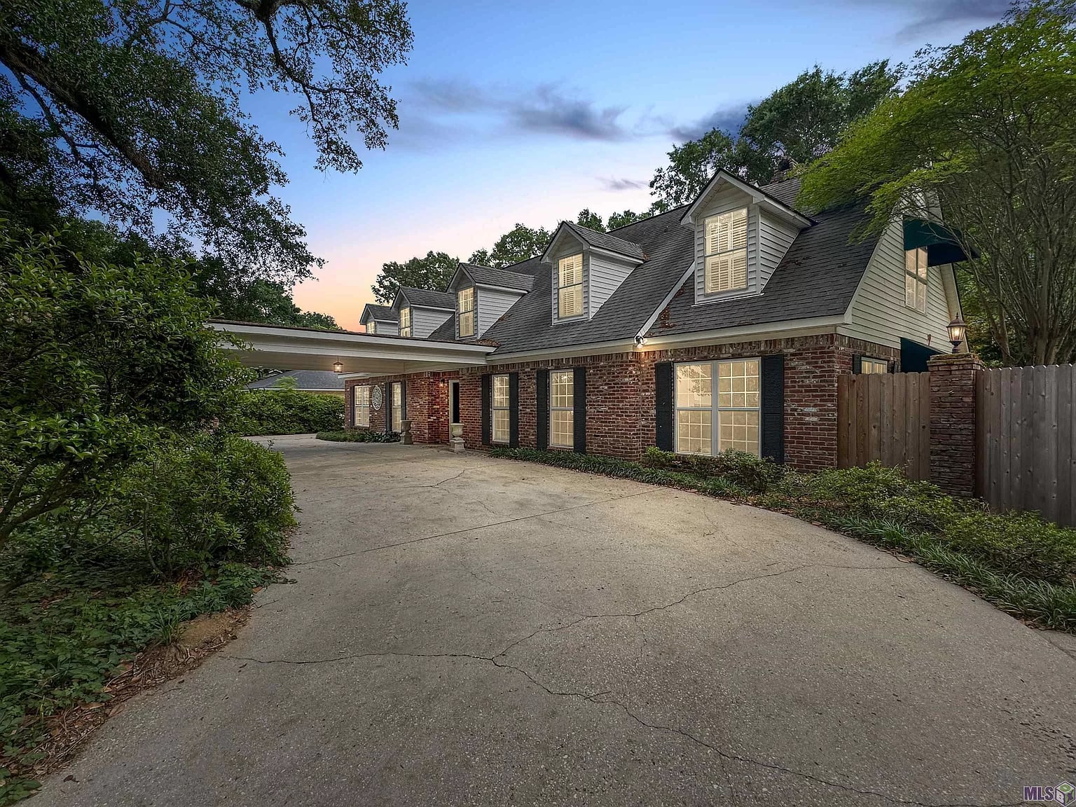 $500,000 to $750,000 inception-app-prod/NWJiMDhjNmEtZjBkMS00N2I4LWFlYmEtMDIyY2Y1ZTJjZGRh/content/2024/05/4ebaad99c1006b686709146a3f7d1b3a6b3bc2b0.webp