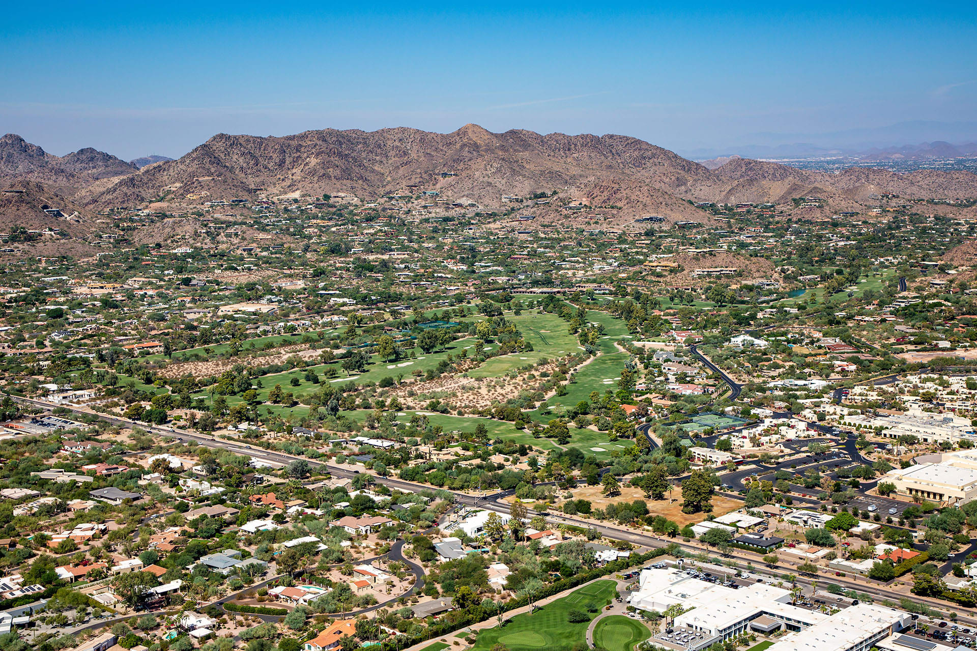 Paradise Valley inception-app-prod/NWMzMWJlZTktZTU1OS00ODg2LWFjMzAtZjljYWM4YzhhYmFk/content/2021/04/shutterstock_1832824264.jpg