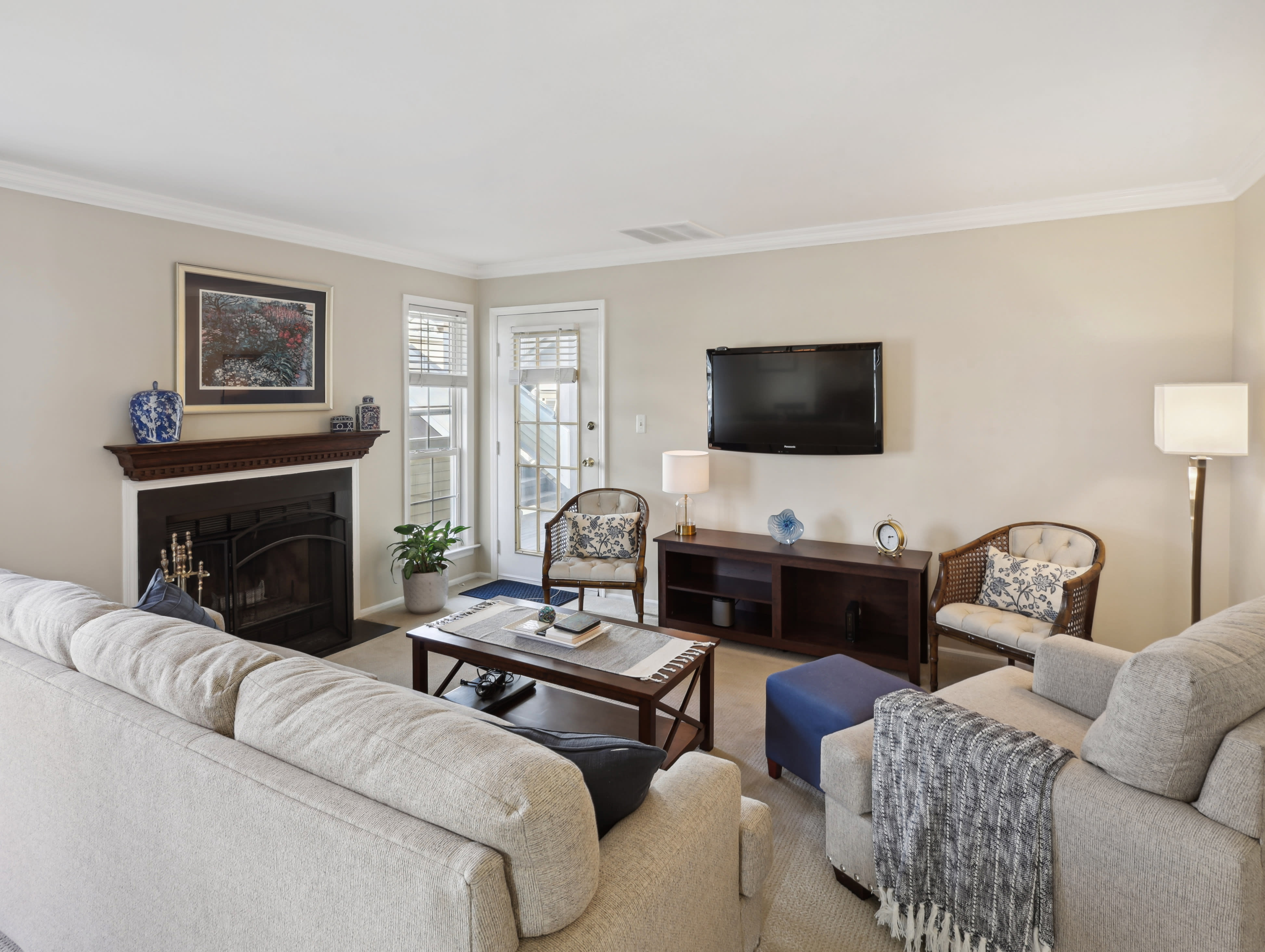 SOLD - 541 Clubhouse Ct, Unit 2, Union, NJ 07083 inception-app-prod/NWU3Y2E0N2MtM2FhNy00NmI3LWI2YTktMmIyYjBlMmI3OWZj/content/2024/03/b3d2cef2928c434a987fe4585eb3aded216aa3a7.jpg