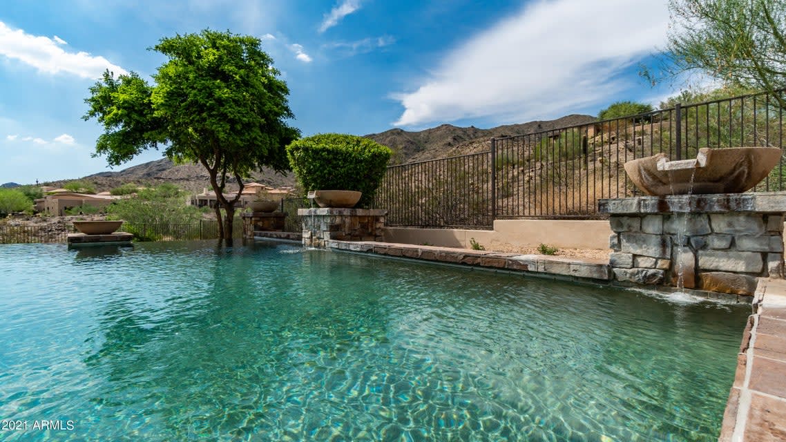 Living in Ahwatukee 85048 inception-app-prod/NjIwNDFjNDctMjdmMy00ZDhkLTlmODEtMDZiNThiZjViNDJk/content/2025/08/841715769abfca36b7870eb865af1d8c46adce9a.jpg