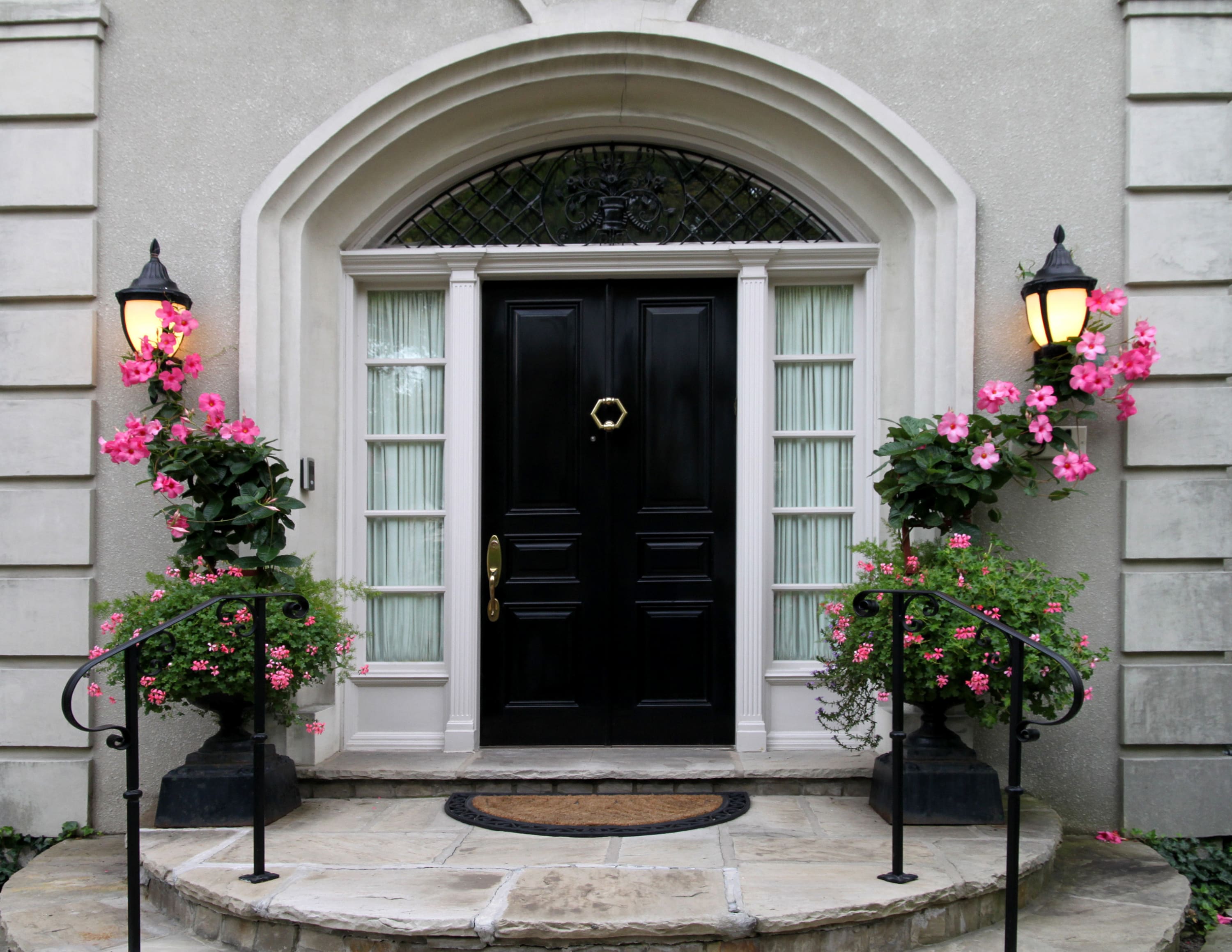 Open House Prep Guide: Get Ready In 5 Steps inception-app-prod/NjhhMGVhYWUtOTczMS00YTBlLWI4MWUtMTdmZjBhOTI0Y2Jl/content/2020/10/42c9ba7a-e5ce-4032-9223-109410abf89d.png