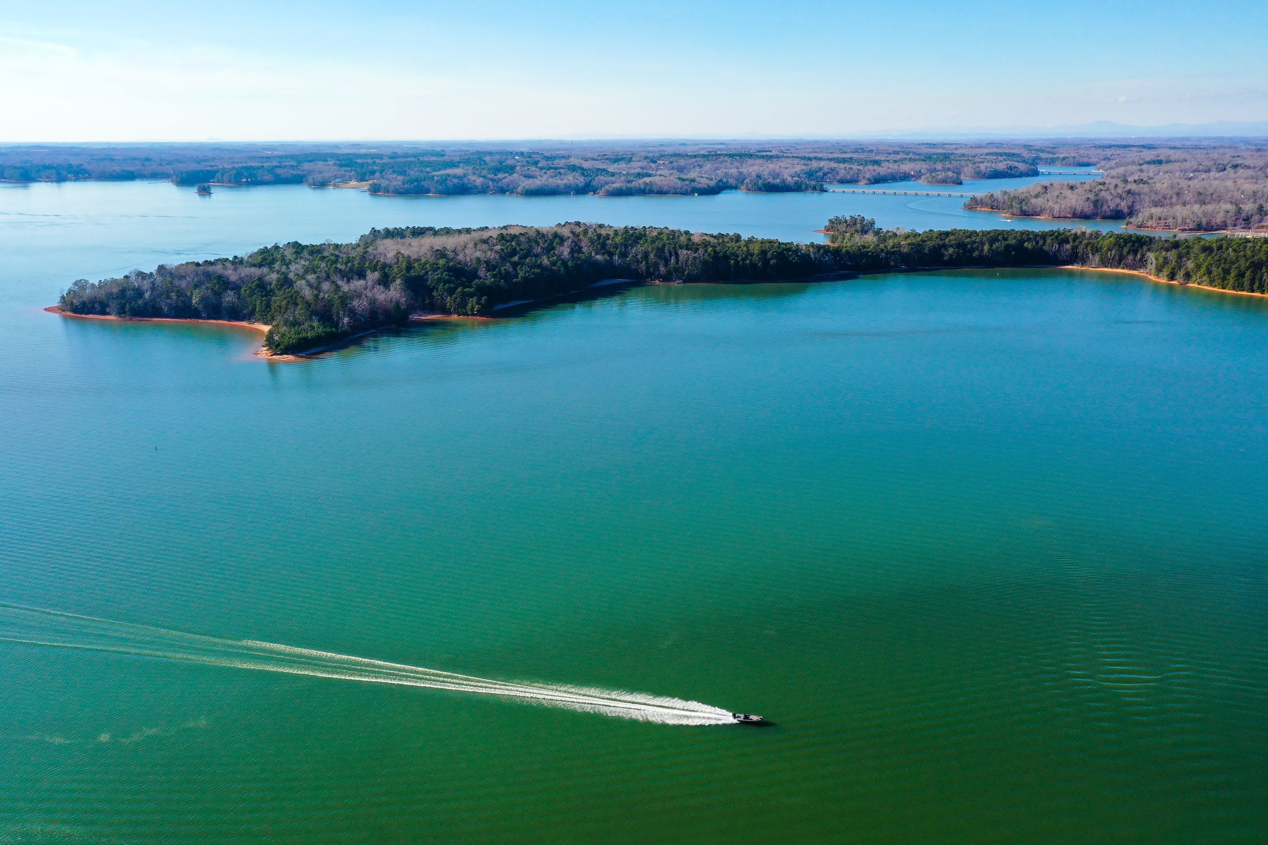 Lake Hartwell inception-app-prod/NjhlZTJiNTMtZTI2NS00ZmNkLTkwZWUtZDRkMjM2MjM5YjYy/content/2025/10/f6eda7669ad9c48e7c8f1af3abb8c9f925d59326.jpg