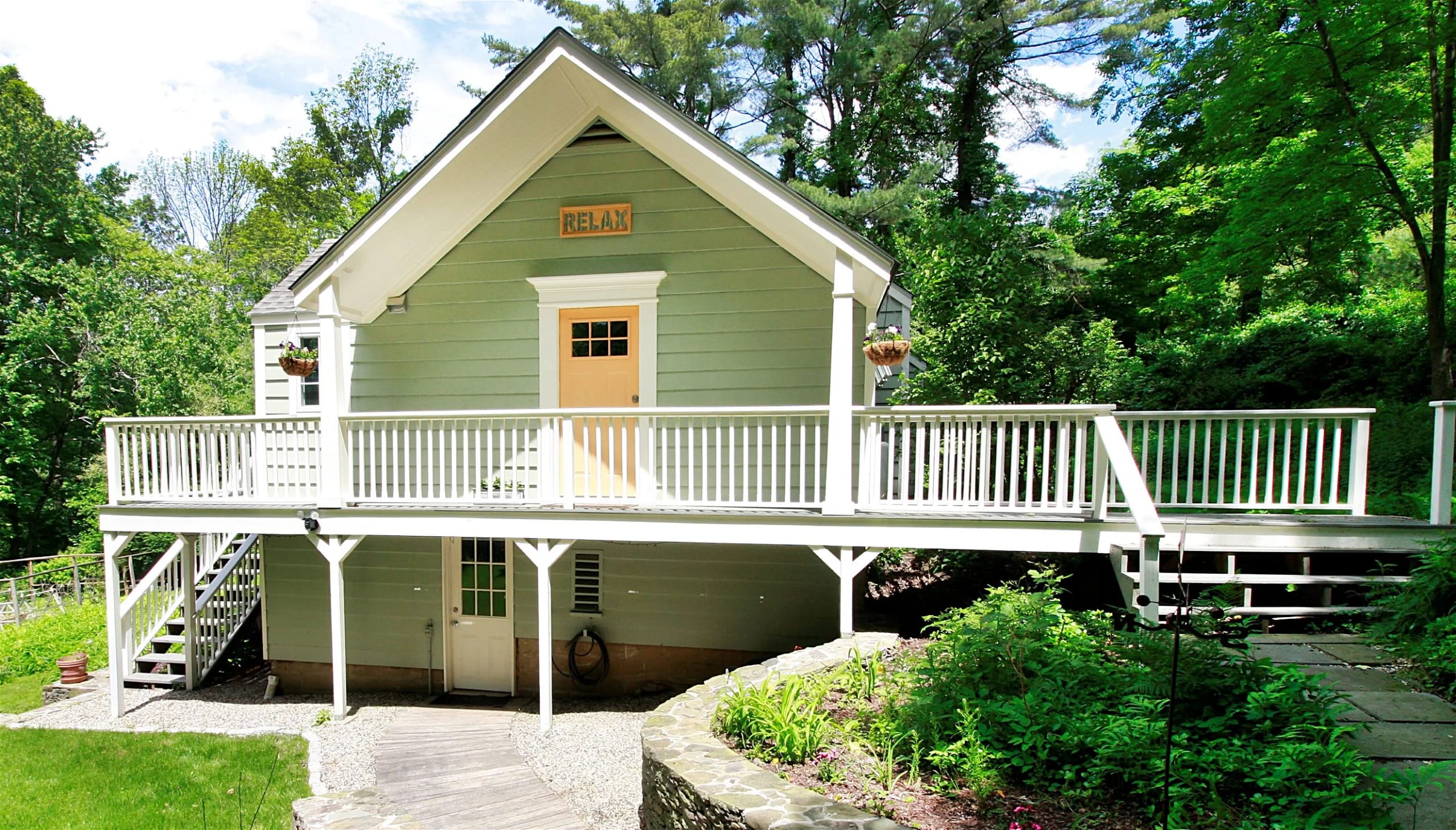 Moving to Connecticut inception-app-prod/NjlkNzYxZWYtNjU2YS00YTQ0LTk3NWQtZTM2Yzg4ZDNkOGIw/content/2022/07/1d0cef48b385bfe79bce683dea50ebbd19698db4.jpg