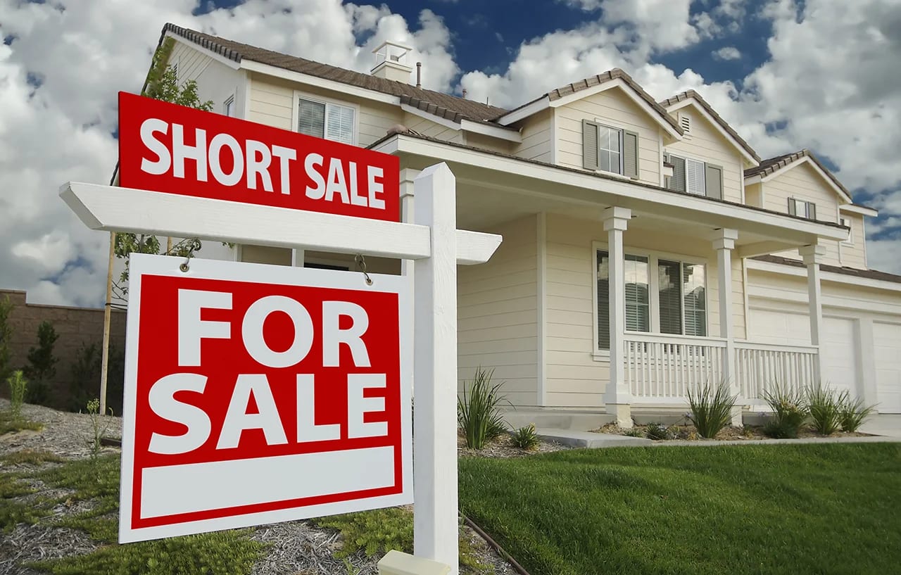 What is a Short Sale Anyway? inception-app-prod/NjlkNzYxZWYtNjU2YS00YTQ0LTk3NWQtZTM2Yzg4ZDNkOGIw/content/2022/07/7ab242e5084c89429fe9f69394c34c43e0452b4f.jpg