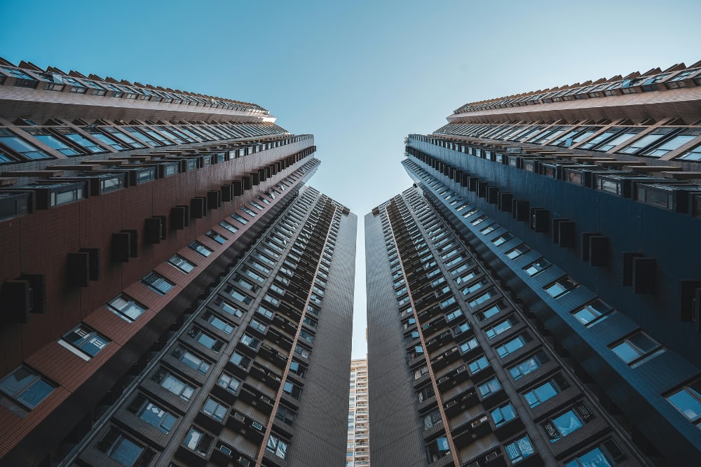 Luxury Living in High-Density Communities inception-app-prod/NjllNDFiMmEtOGY5Mi00ZTI1LTliZTUtMzA3MDEwMmQyY2Fi/content/2026/02/25ee0c1ef7e23fa0ec65f588fce84aa5fd9f24cc.png