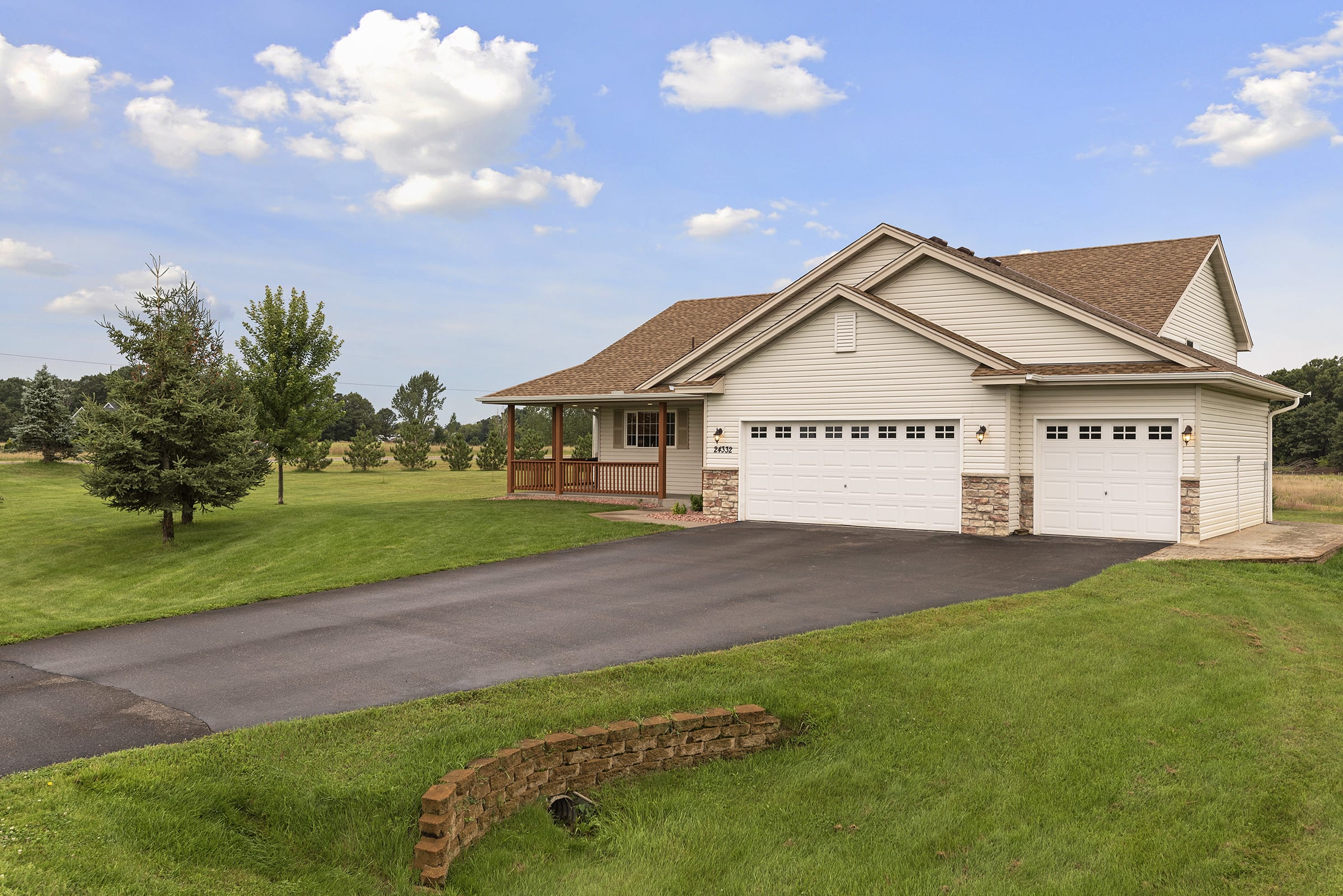 24332 Yukon Street NW, Saint Francis, MN inception-app-prod/NmEwNzBmMGYtMmUxNi00Yjk4LTgxZDYtYWQ1NjI2ZjAyZmY4/content/2017/08/photo-001-4.jpg